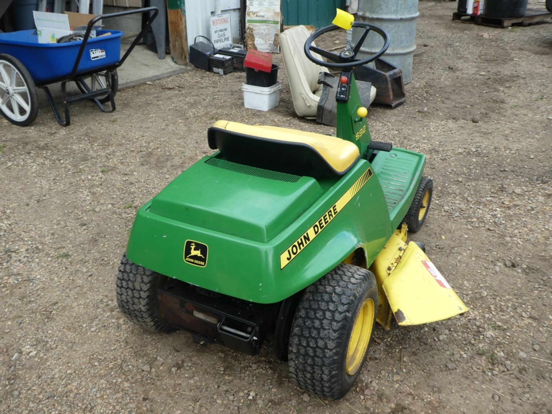 JOHN DEERE S92 RIDE ON MOWER - Image 3 of 4