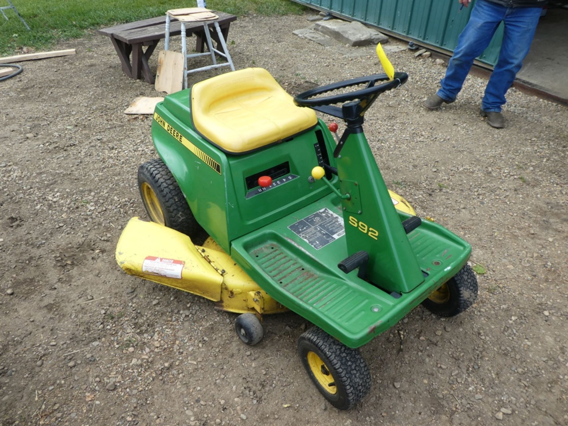 JOHN DEERE S92 RIDE ON MOWER - Image 2 of 4