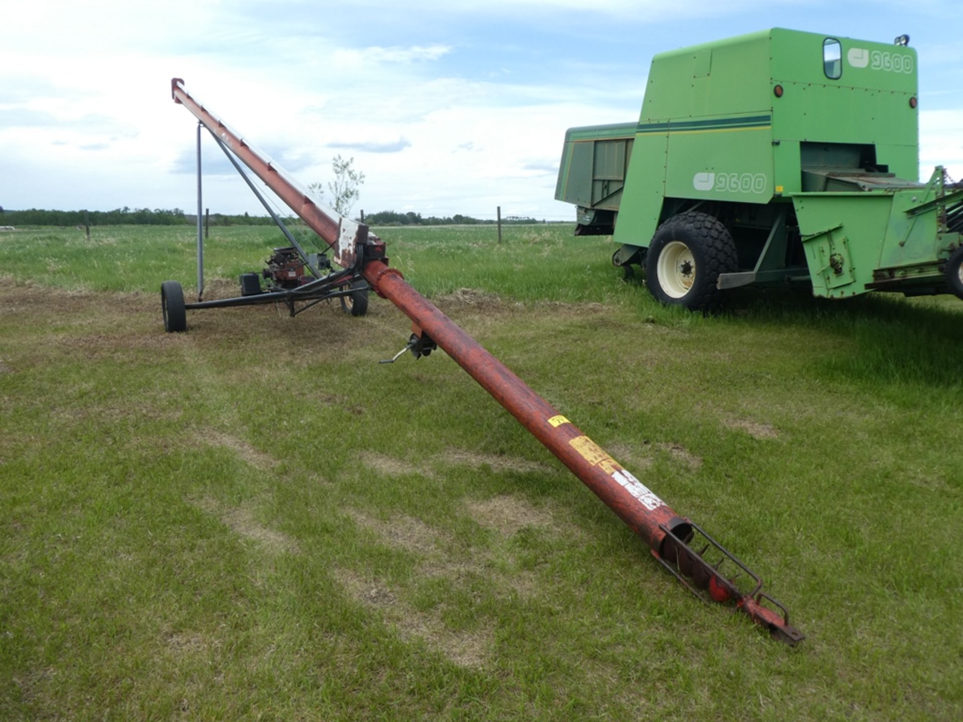 BRANDT 7X45 GRAIN AUGER W/ ENGINE (ENGINE NOT WORKING) S/N 19989