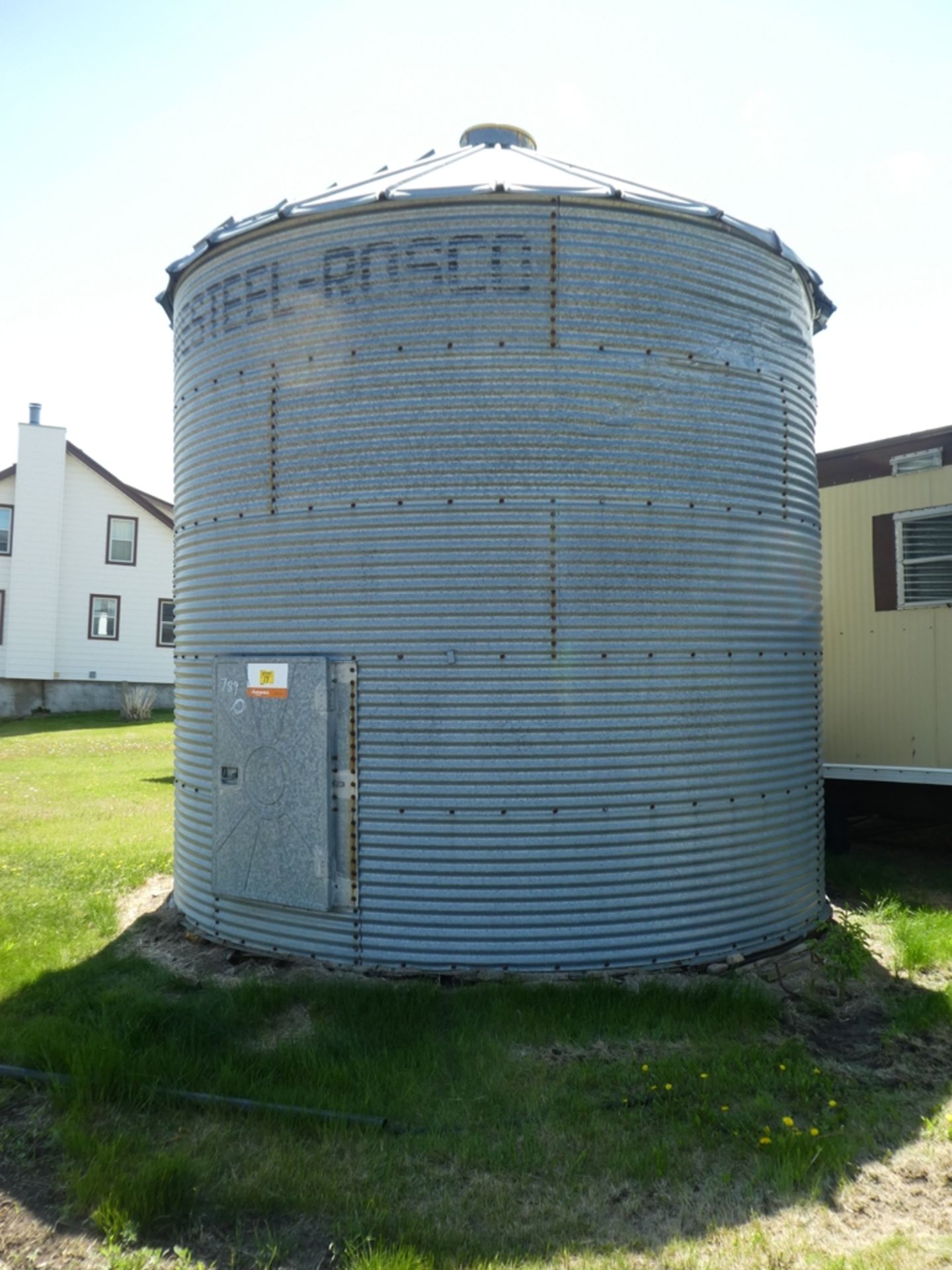 WESTEEL-ROSCO 1650BU GRAIN STORAGE BIN 13'6"W X 12'6"H W/ WOOD FLOOR LOCATED 1/2 MILE WEST & 3 1/2