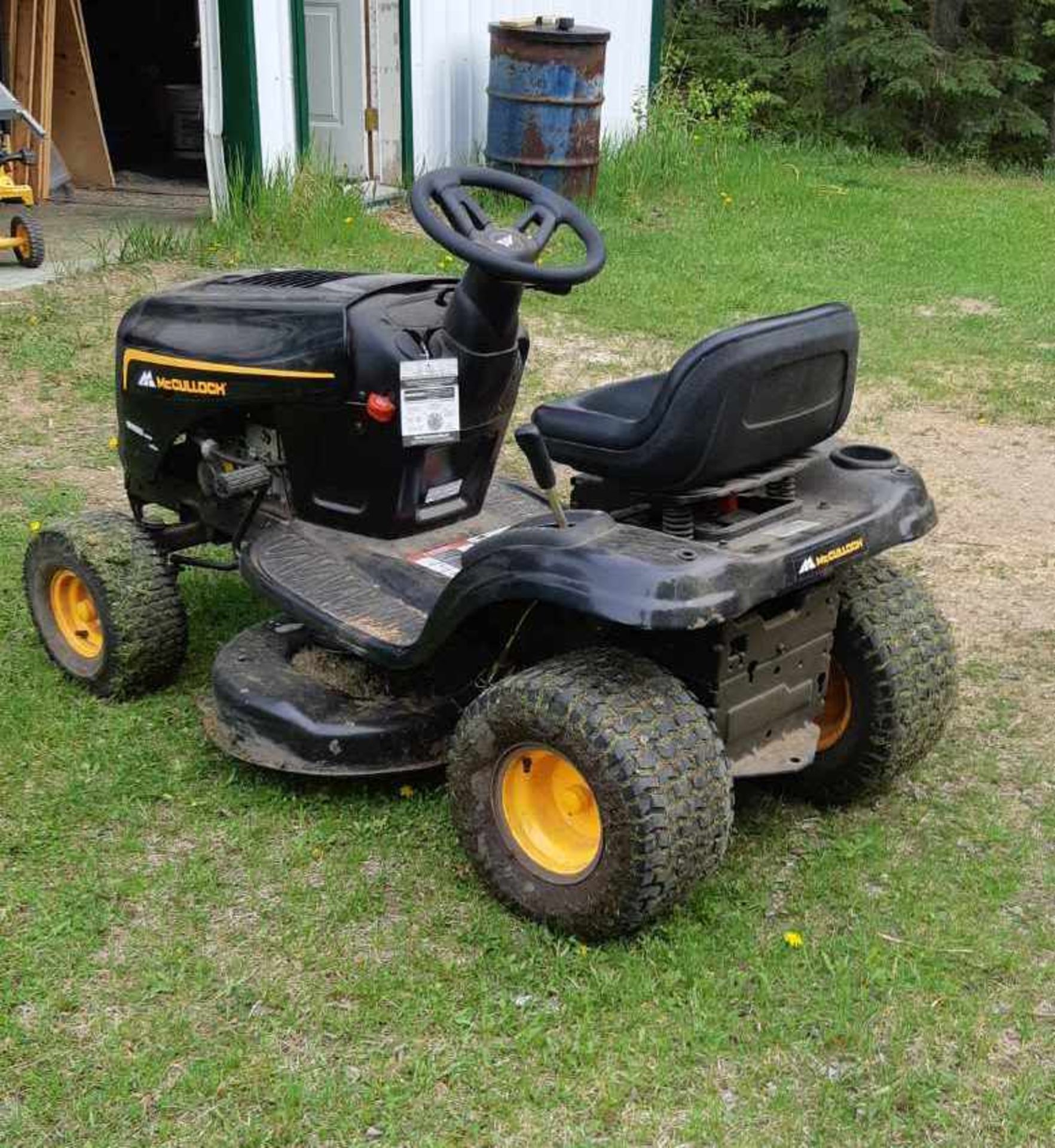 McCULLOUGH MC19538LT LAWN TRACTOR 6 SPEED W/ 19.5 HP B&S ENGINE, 38" MOWING DECKS/N 030312D001172 - Image 2 of 2