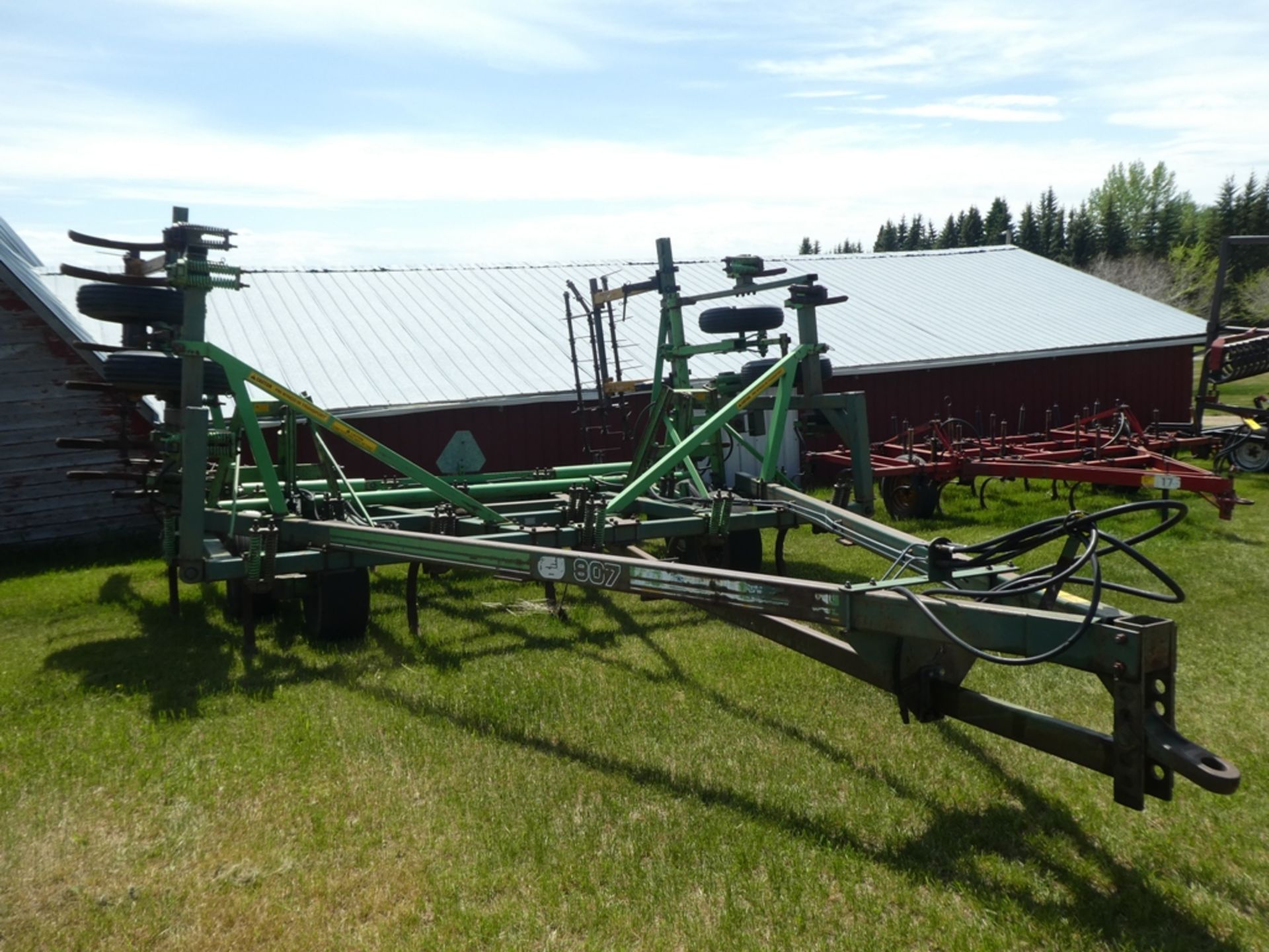 CCIL 807 DT CULTIVATOR-28' W/MOUNTED HARROWS S/N 27411 - Image 2 of 3
