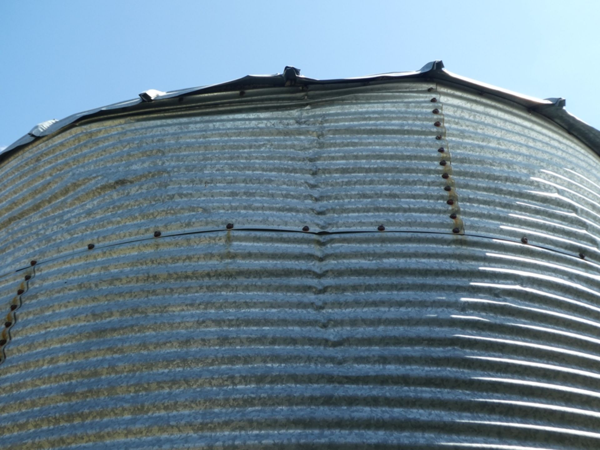 WESTEEL-ROSCO 1650BU GRAIN STORAGE BIN 13'6"W X 12'6"H W/ WOOD FLOOR LOCATED 1/2 MILE WEST & 3 1/2 - Image 3 of 3