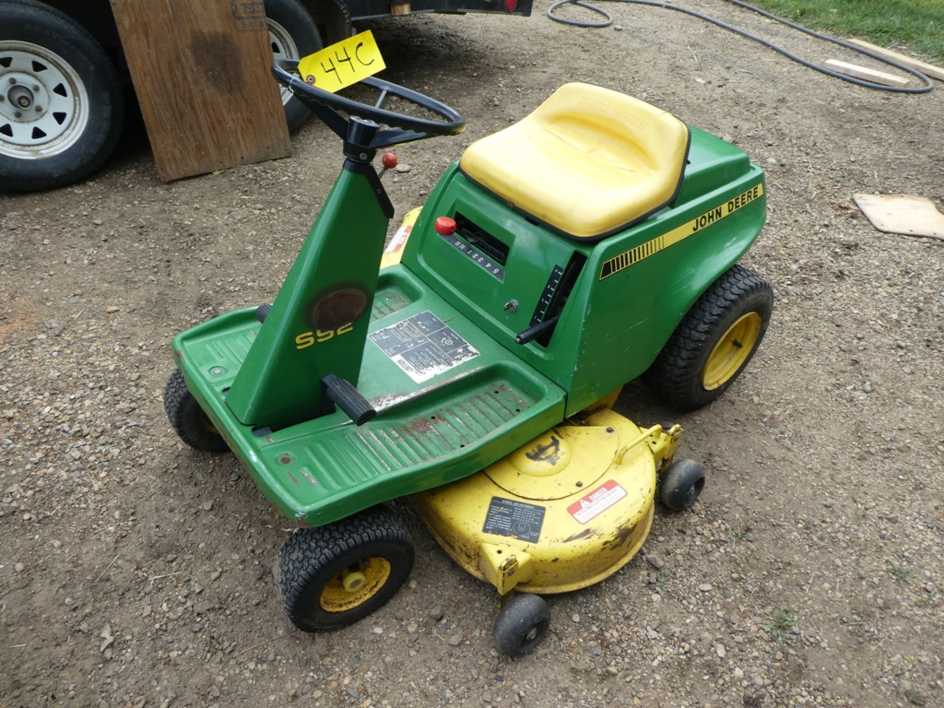 JOHN DEERE S92 RIDE ON MOWER