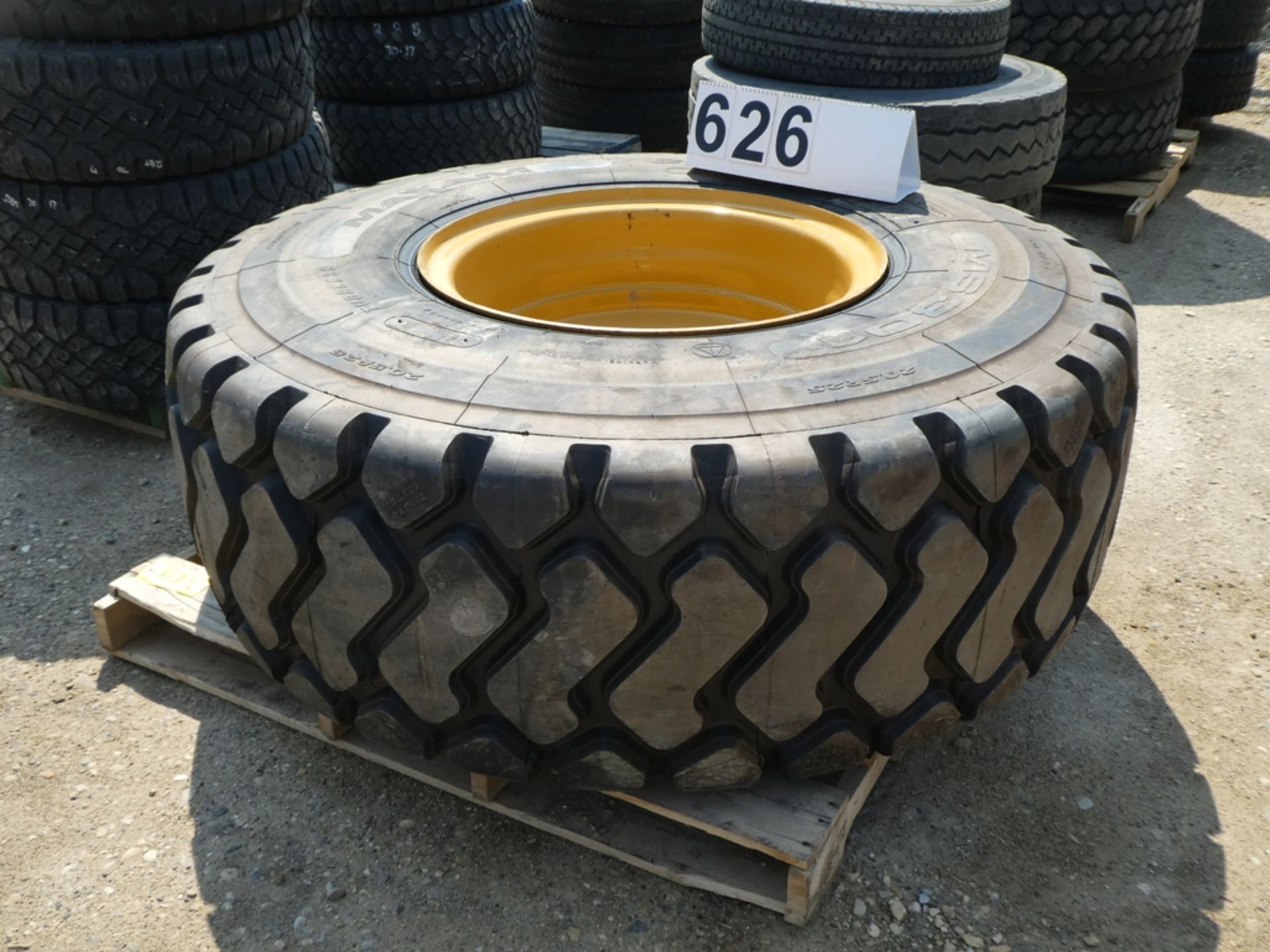 1 - MAXAM MS30 20.5 R25 TIRE W/ RIM