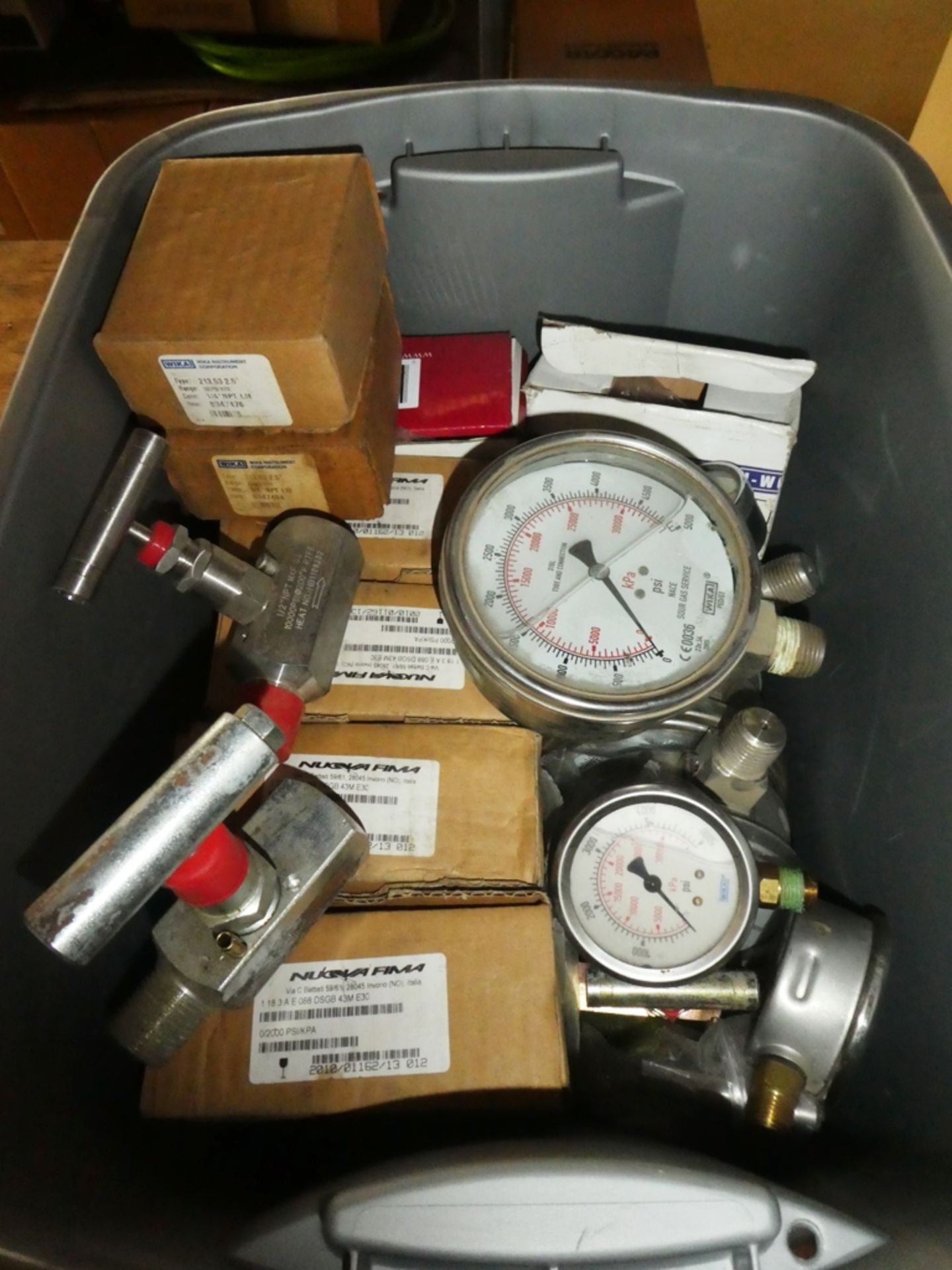 L/O NEEDLE VALVES & PRESSURE GAUGES - Image 2 of 2