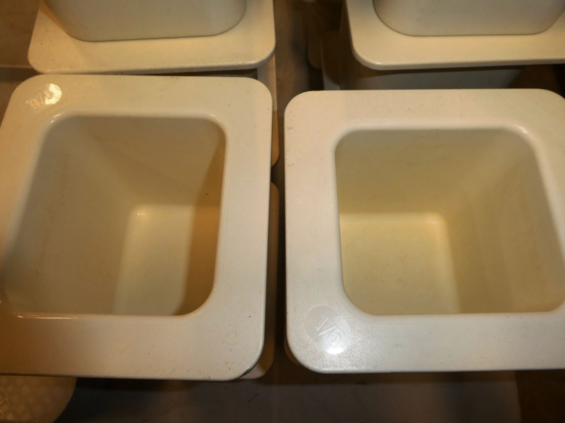 L/O 16 CAMBRO 66CF110 COLDFEST 6" DEEP FOOD PANS, STACKABLE - Image 3 of 3