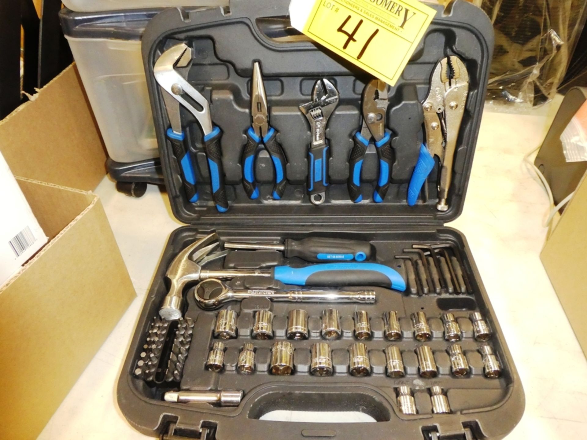 MASTERCRAFT ASSORTED TOOL KIT