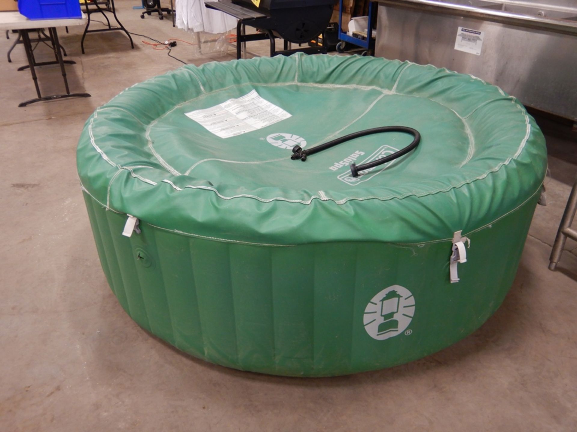 COLEMAN SALUSPA SOFT TUB HOT TUB WITH SALUSPA PUMP HEATER JETS AND INFLATION HOSE AND GAUGE - Image 2 of 2