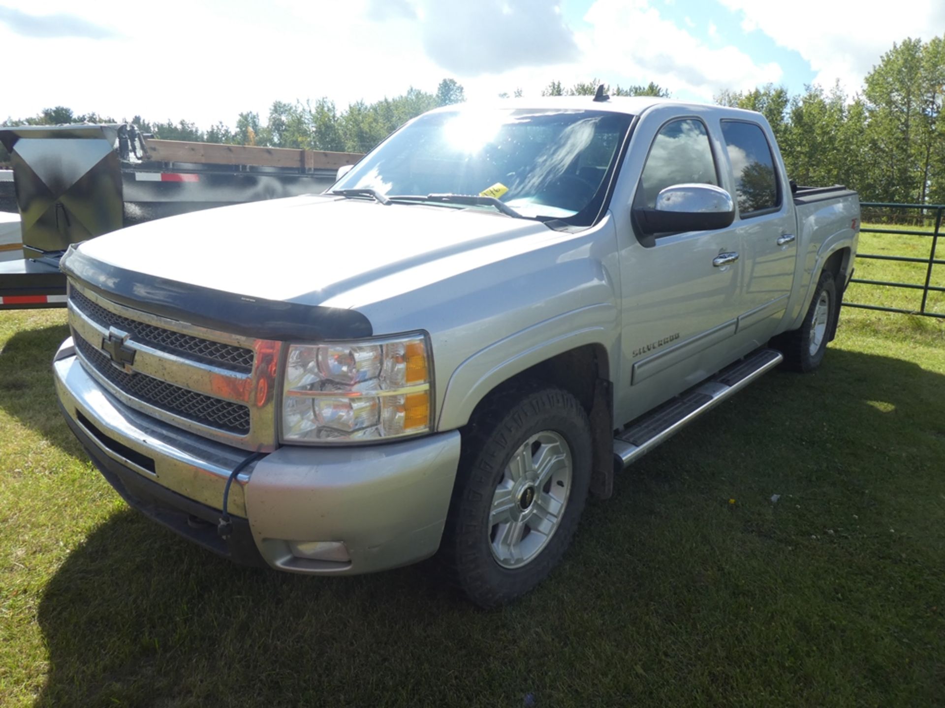 2011 Chevrolet SILVERADO Z71 CREW CAB SB 4X4 TRUCK VIN: 3GCPKTE38BG212690Engine: 5.3LColor: - Image 2 of 7