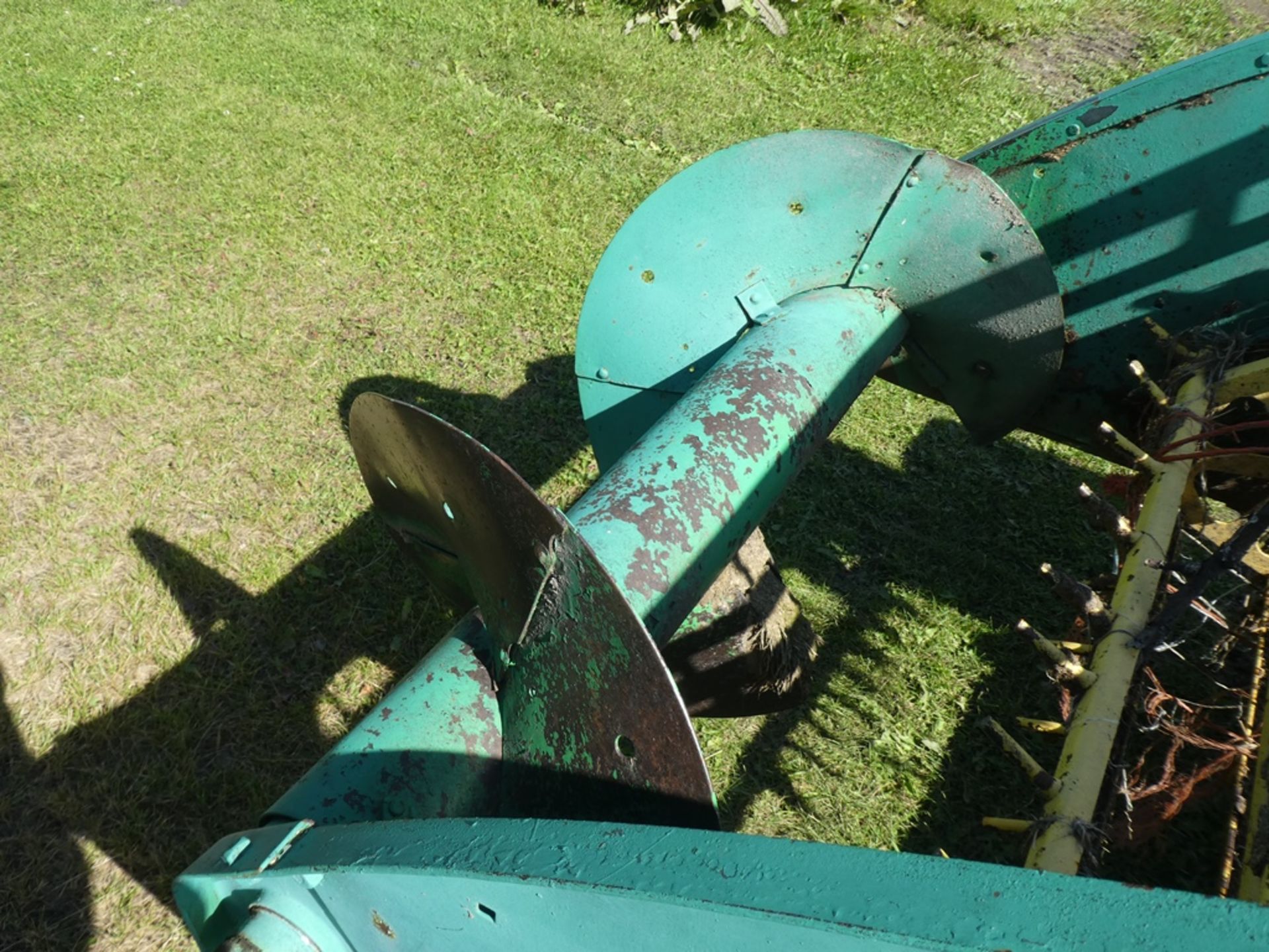 VINTAGE JOHN DEERE H SERIES 47 MANURE SPREADER GROUND DRIVE W/ TOP BEATER - Image 8 of 10