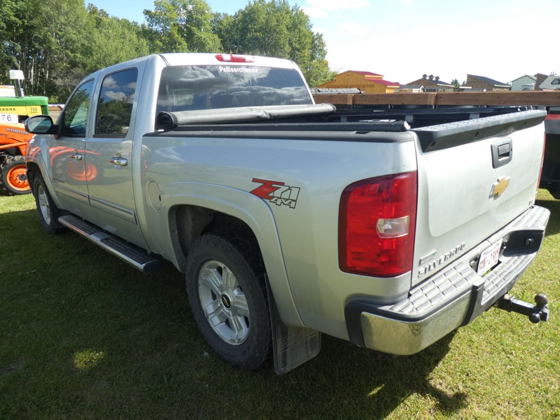 2011 Chevrolet SILVERADO Z71 CREW CAB SB 4X4 TRUCK VIN: 3GCPKTE38BG212690Engine: 5.3LColor: - Image 3 of 7