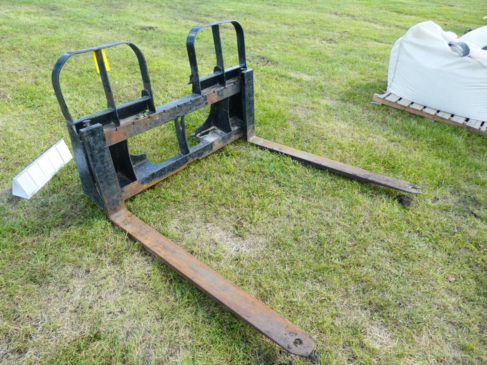 HD 48' SKID STEER PALLET FORKS - Image 2 of 2