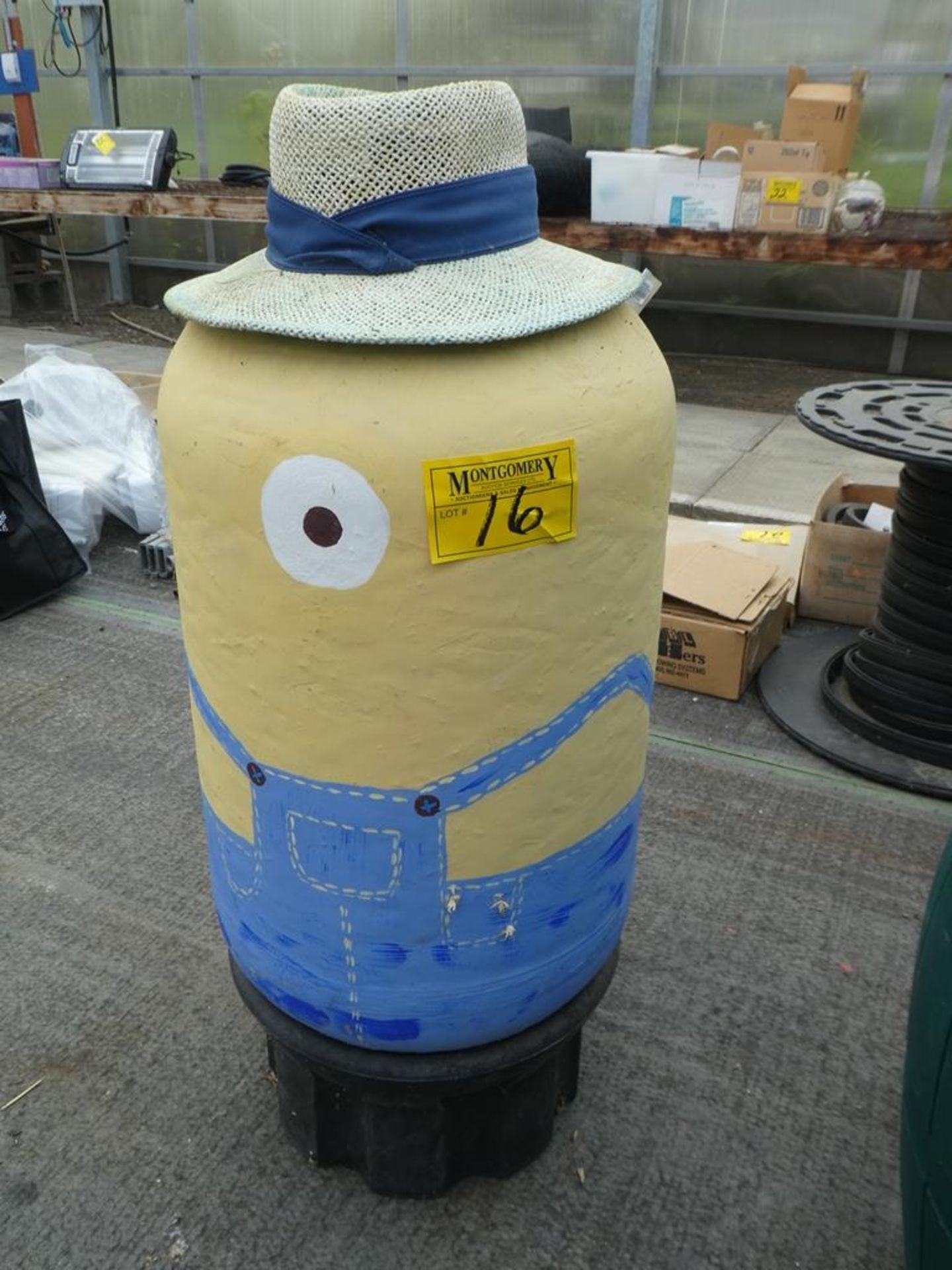 MINIONS DECORATIVE PRESSURE TANK