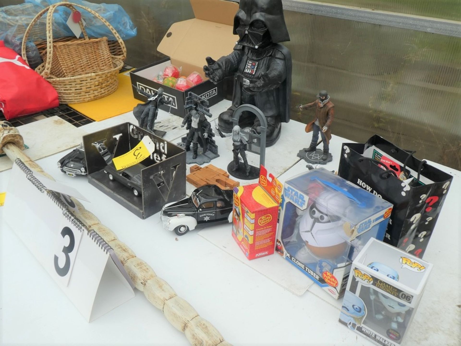 L/O GOTHIC FIGURINES, STAR WARS, DIE CAST CARS - Image 2 of 2