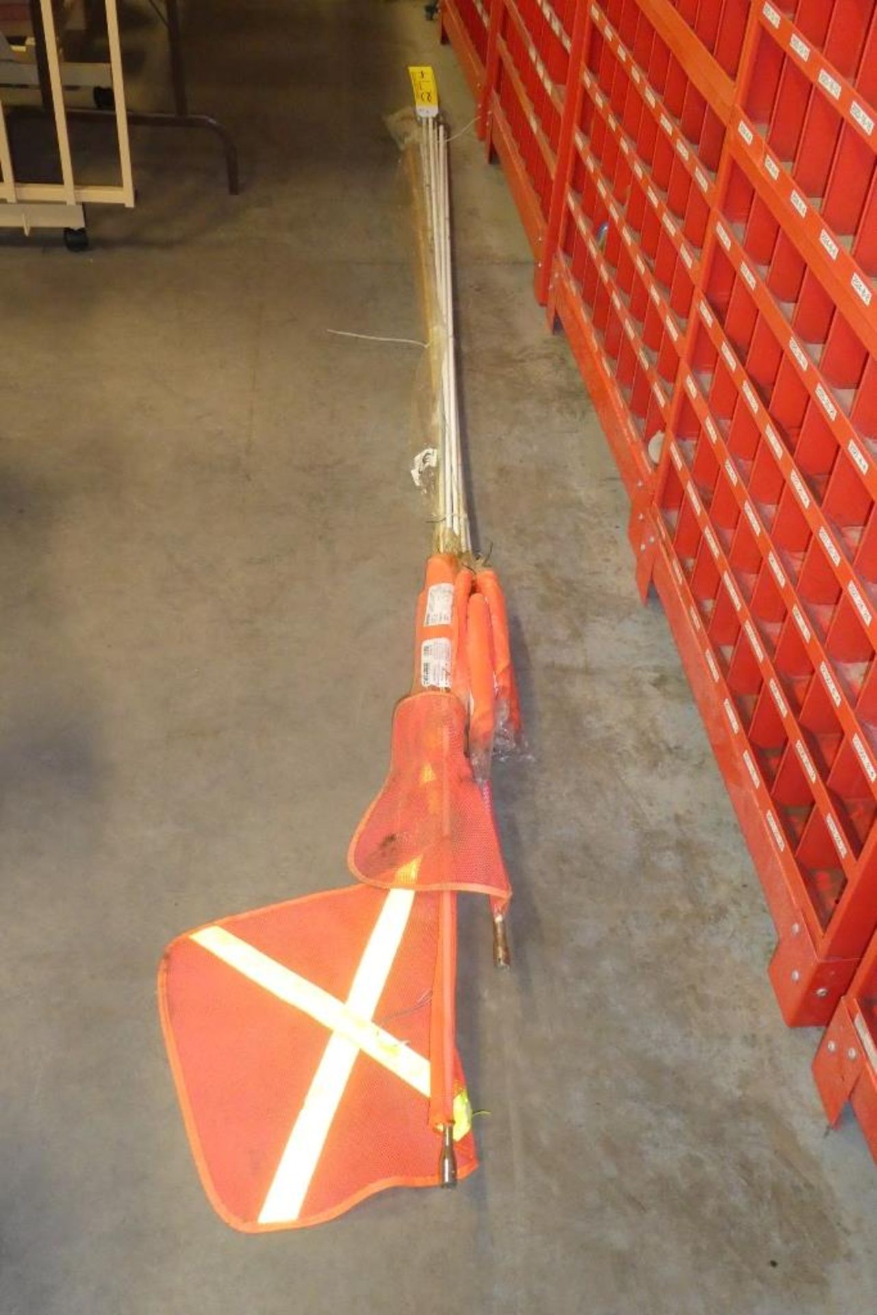 L/O SAFETY VEHICLE FLAGS - LONG WHIP TYPE - Image 2 of 2