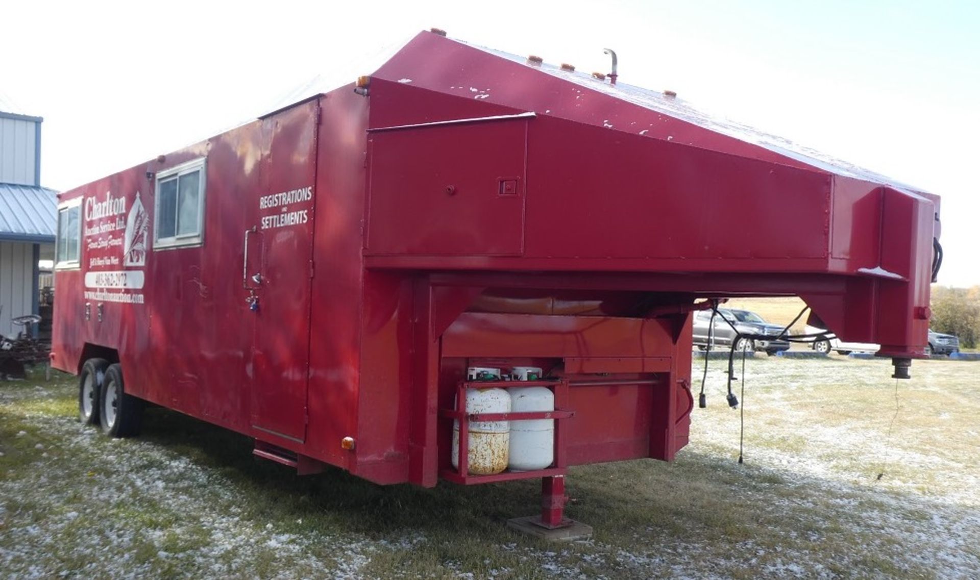 2002 SHOP BUILT 24' T/A 5W AUCTION OFFICE TRAILER W/LIGHTS, HEATER, BATHROOM & AUCTION/BOOTH - Image 2 of 8
