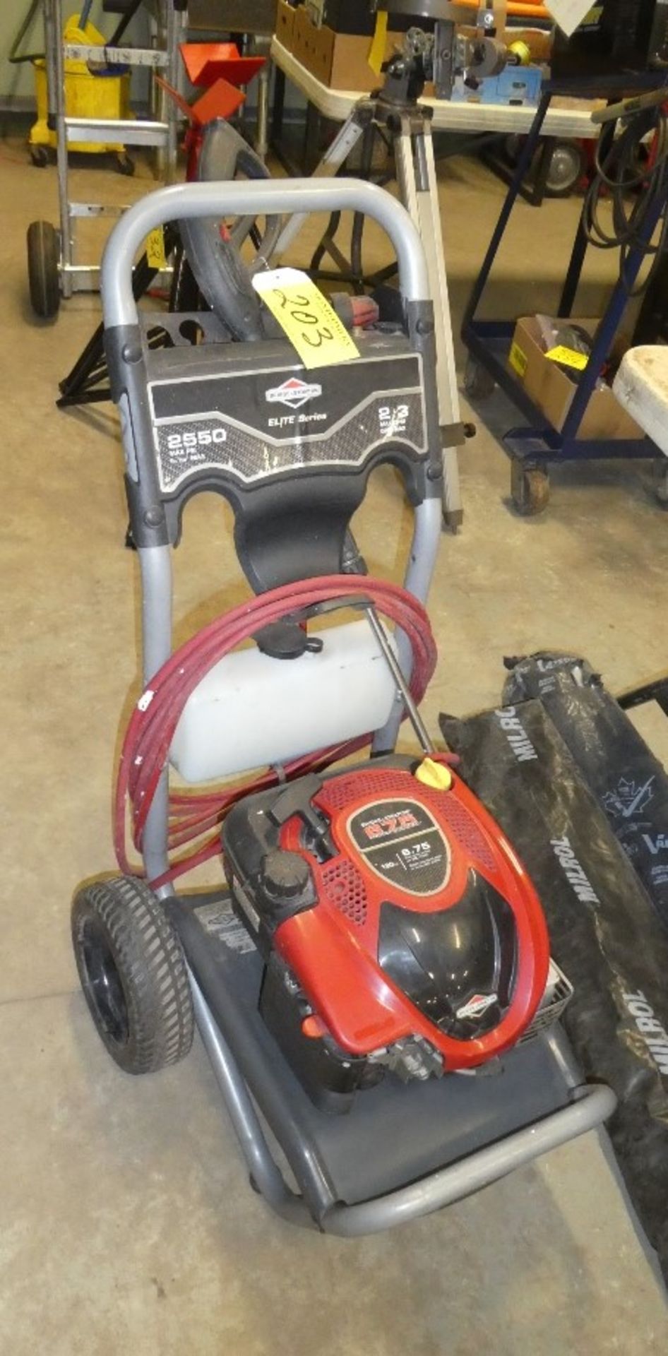 B & S ELITE SERIES GAS POWERED PRESSURE WASHER 2550 PSI 6.75HP