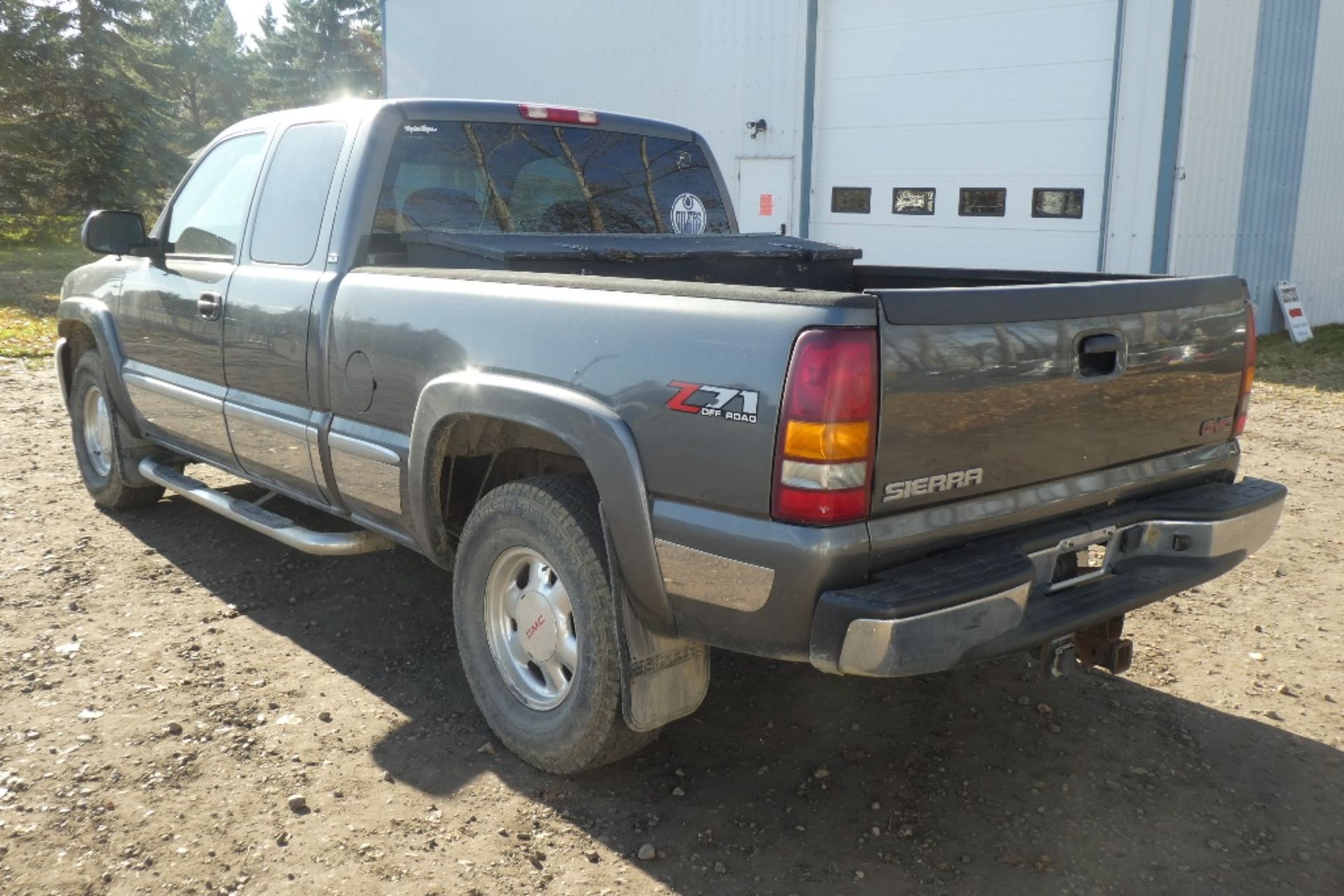 2002 GMC SIERRA 1500 Z71 4X4 EXT CAB TRUCK VIN: 1GTEK19T62E177676Engine: V8 VORTEX GASAT, 355,383 KM - Image 4 of 15