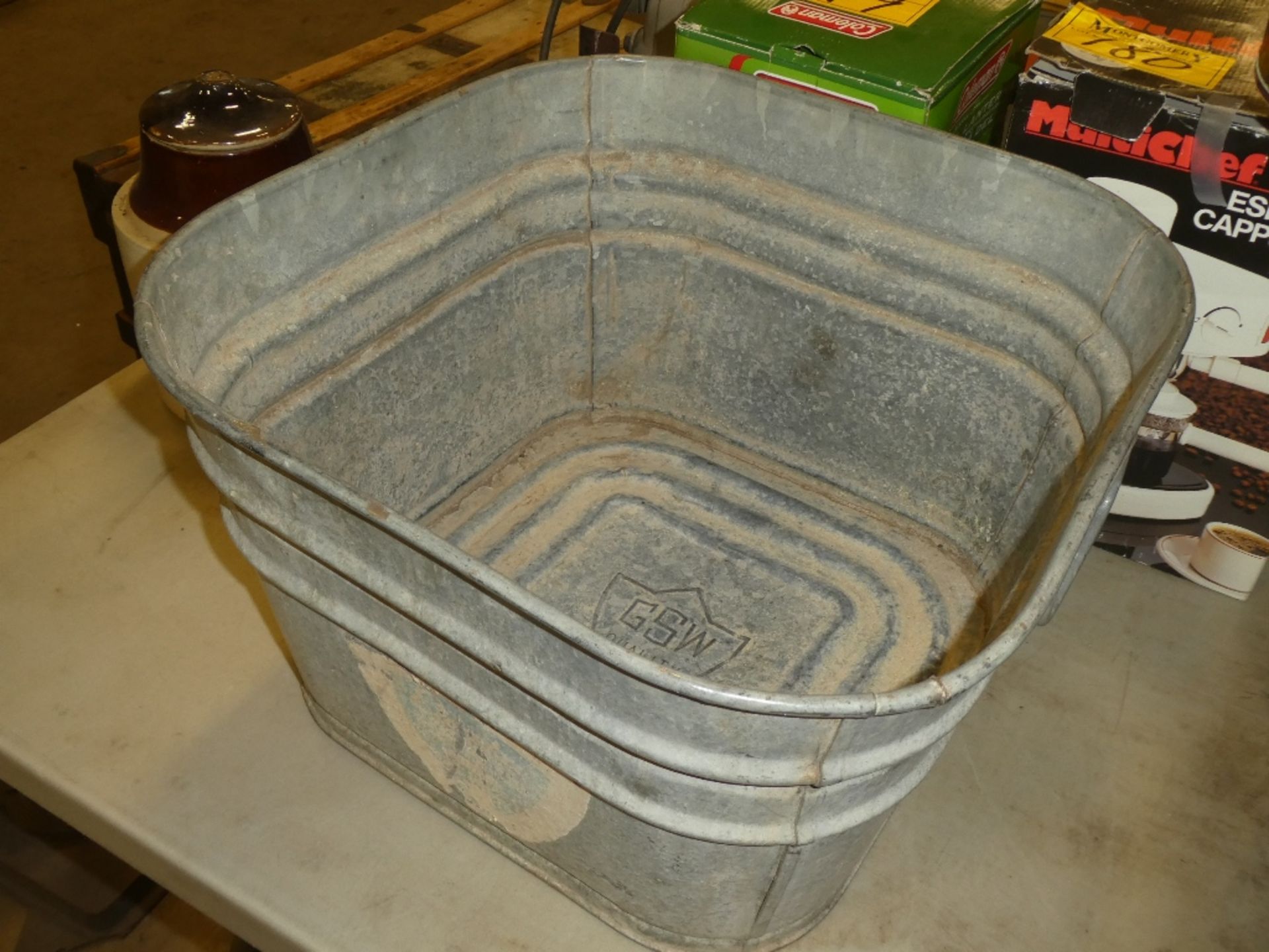 VINTAGE GALVANIZED WASH TUB W/ MEDALTA CROCKS & JUGS - Image 4 of 4