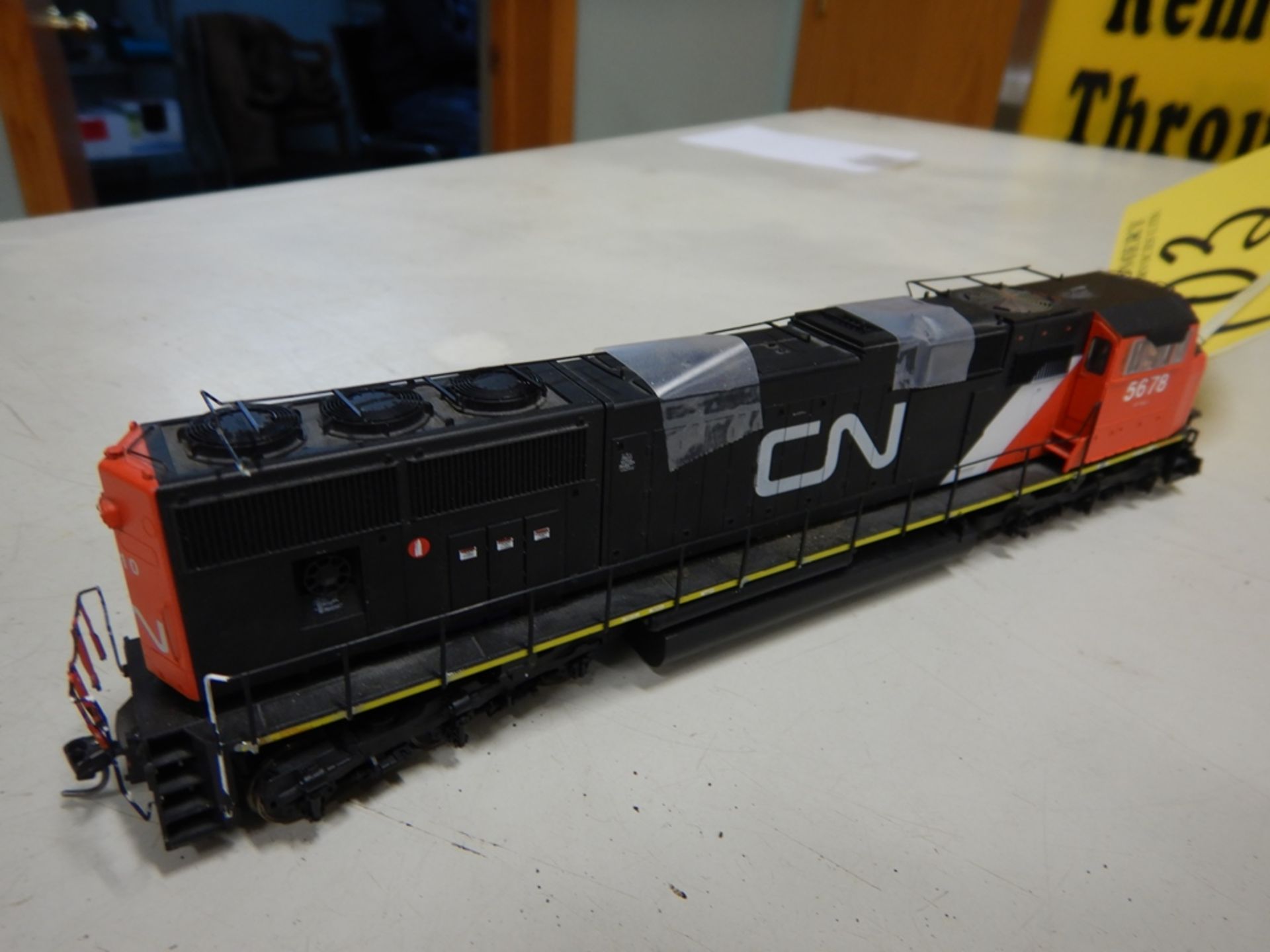 HO CN TRAIN ENGINE - DCC EQUIPPED - Image 4 of 4