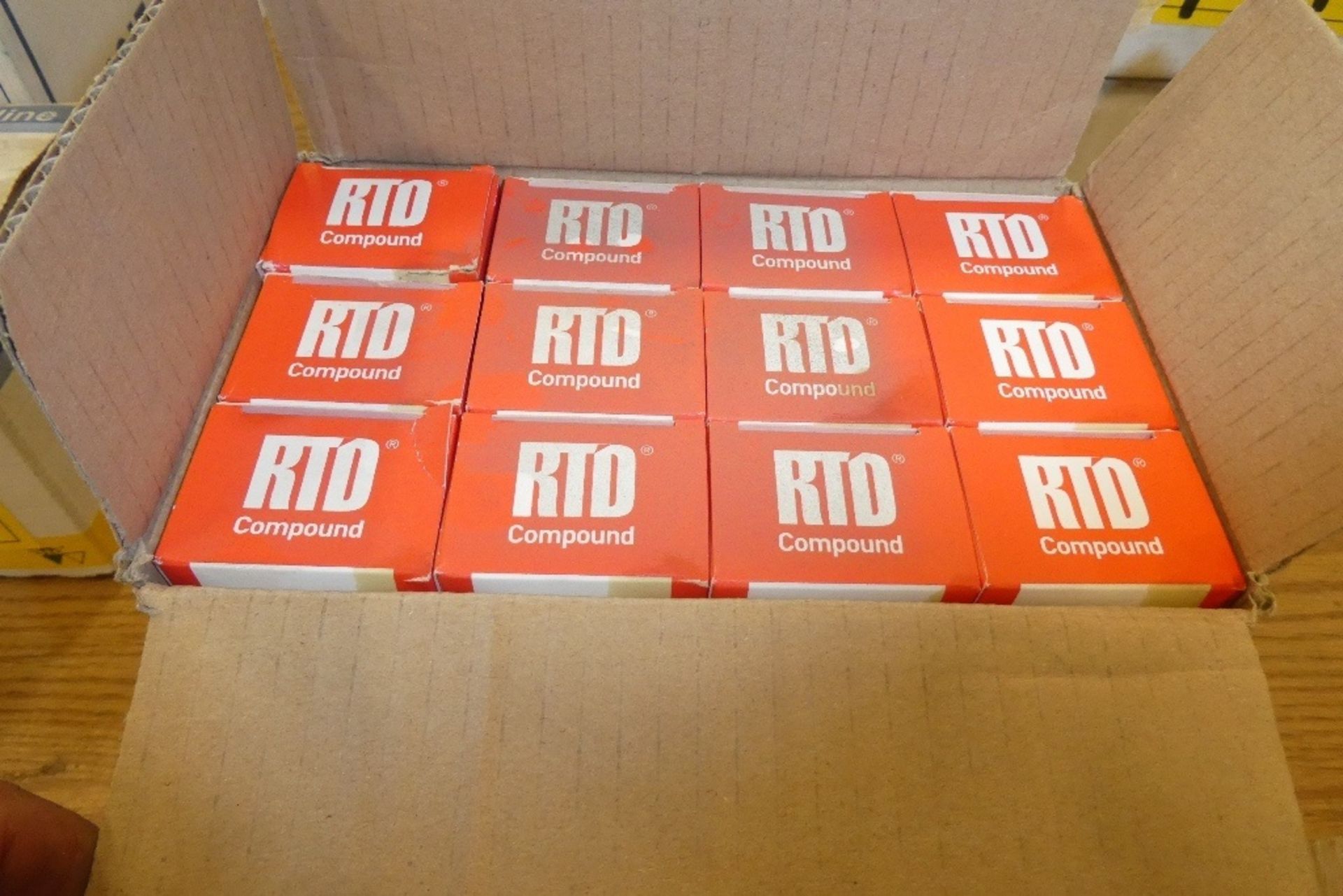 L/O 12 TUBES OF RTO METAL CUTTING COMPOUND