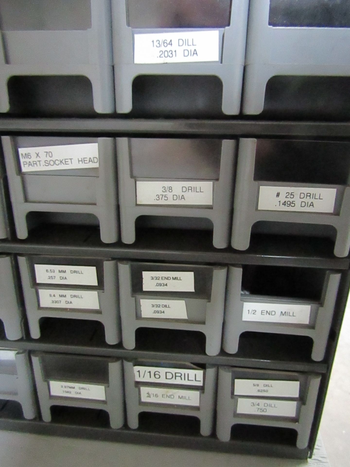TOOL ORGANIZER TO INCLUDE BUT NOT LIMITED TO: CARBIDE TOOLING, DRILL BITS, END MILLS, AND HARDWARE - Image 7 of 9