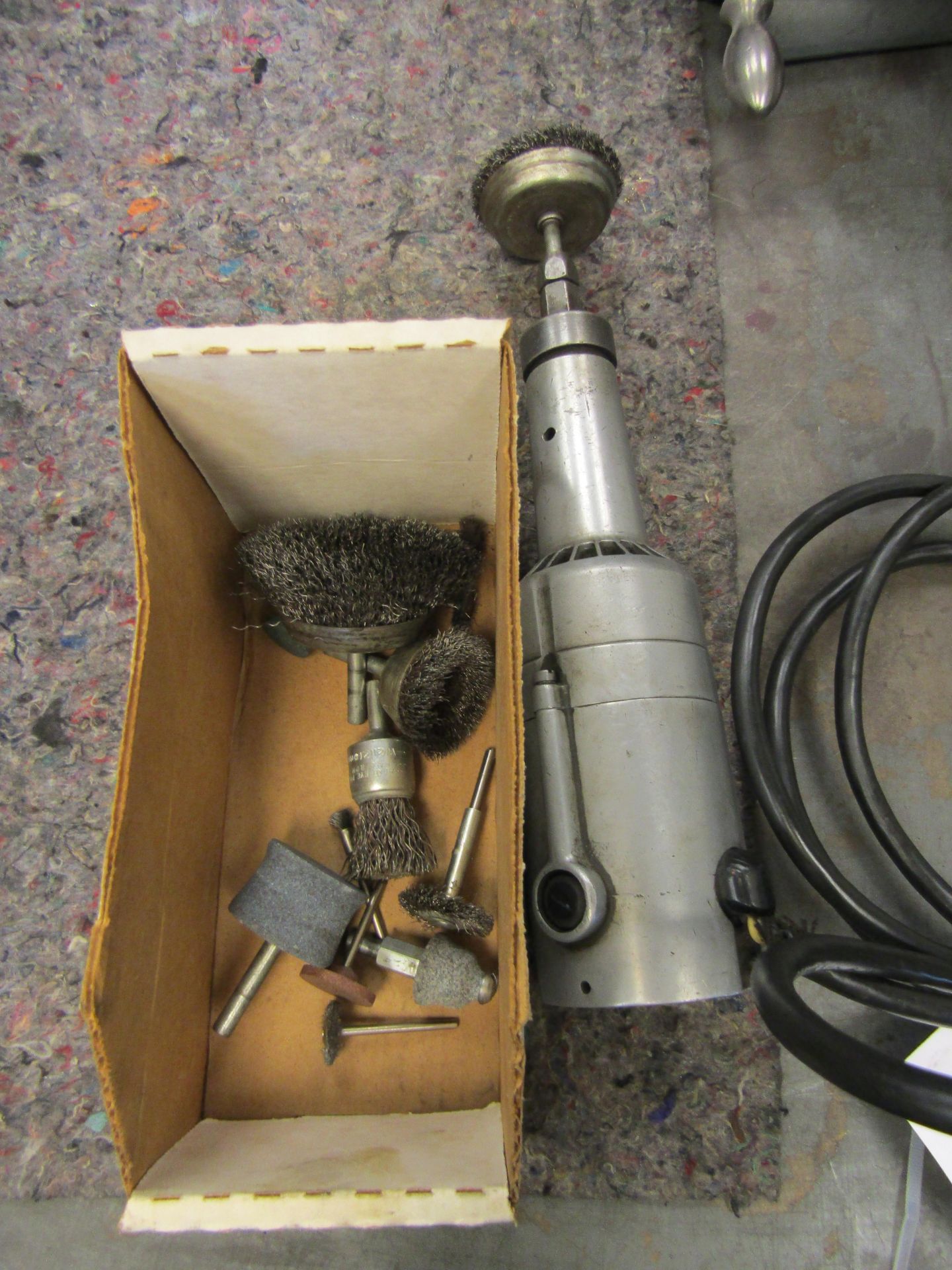 CRAFTSMAN HAND GRINDER, MODEL 315-25840, WITH SPARE TURNING BRUSHES - Image 2 of 3