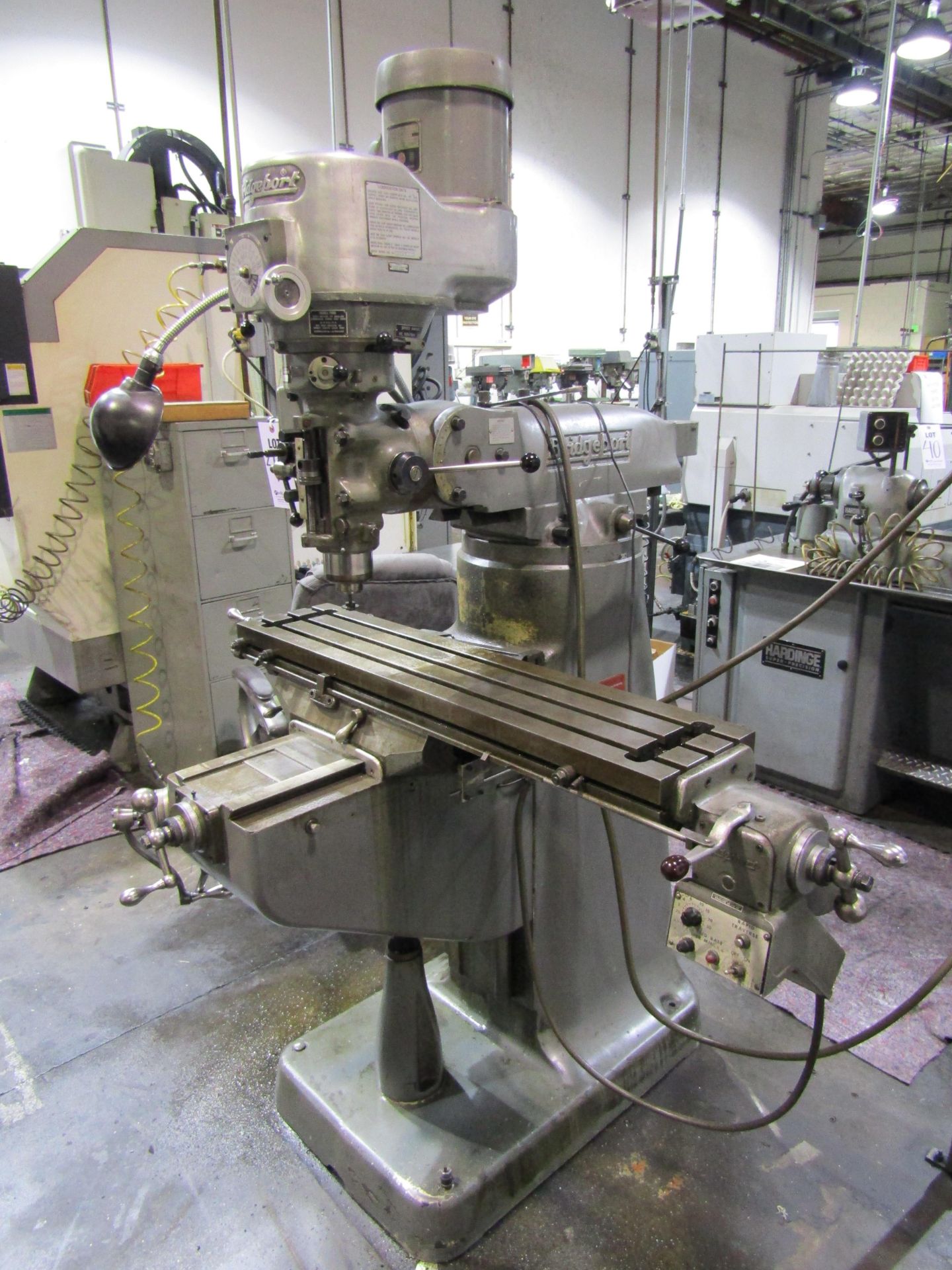 BRIDGEPORT VERTICAL MILLING MACHINE, SERIAL J-115055, WITH CHUCK - Image 2 of 6