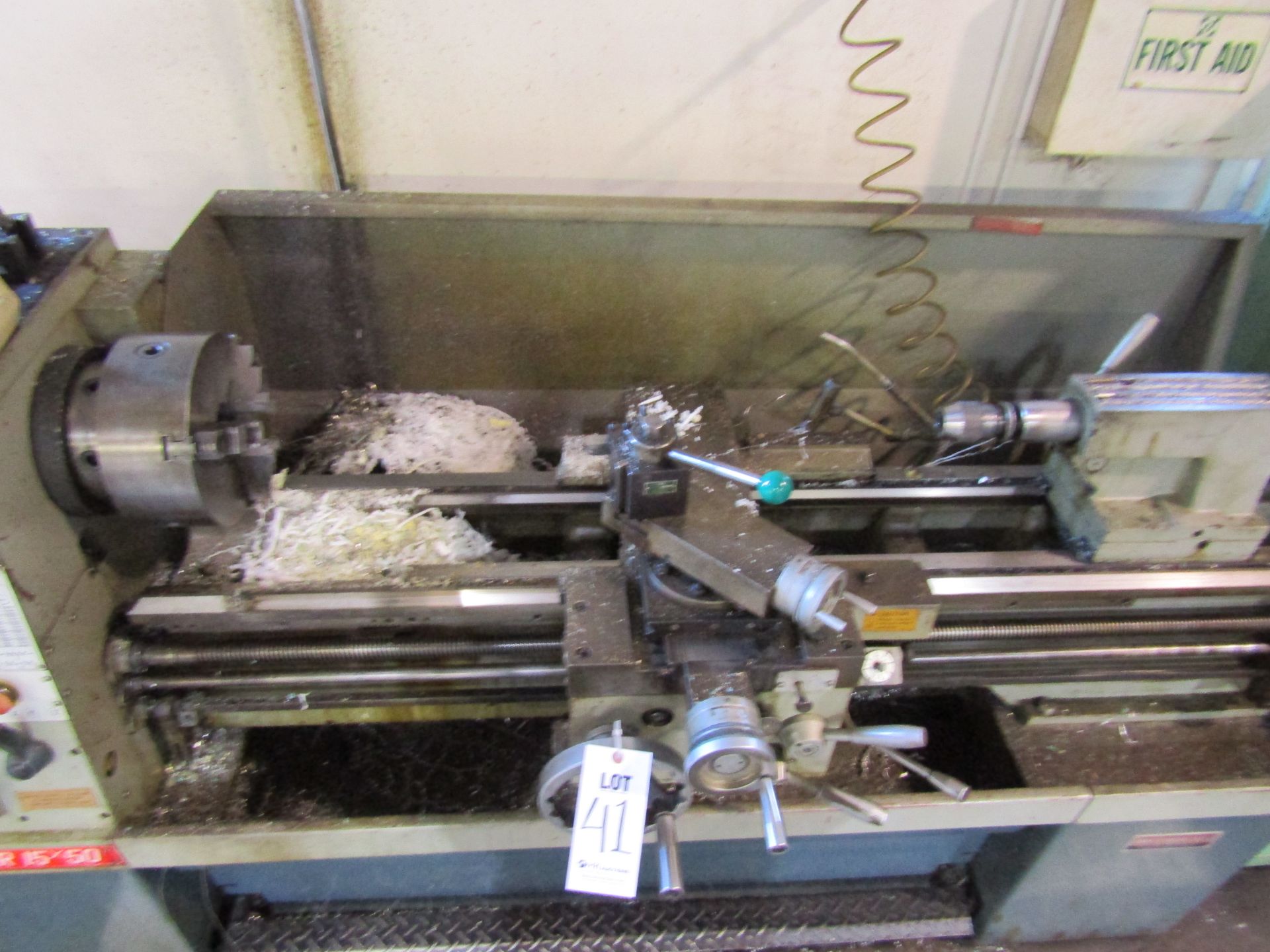 AMERICAN MACHINE TOOL MANUAL LATHE, MODEL TURNMASTER 15" X 50". LOT TO INCLUDE TOOLING IN/ON - Image 5 of 8