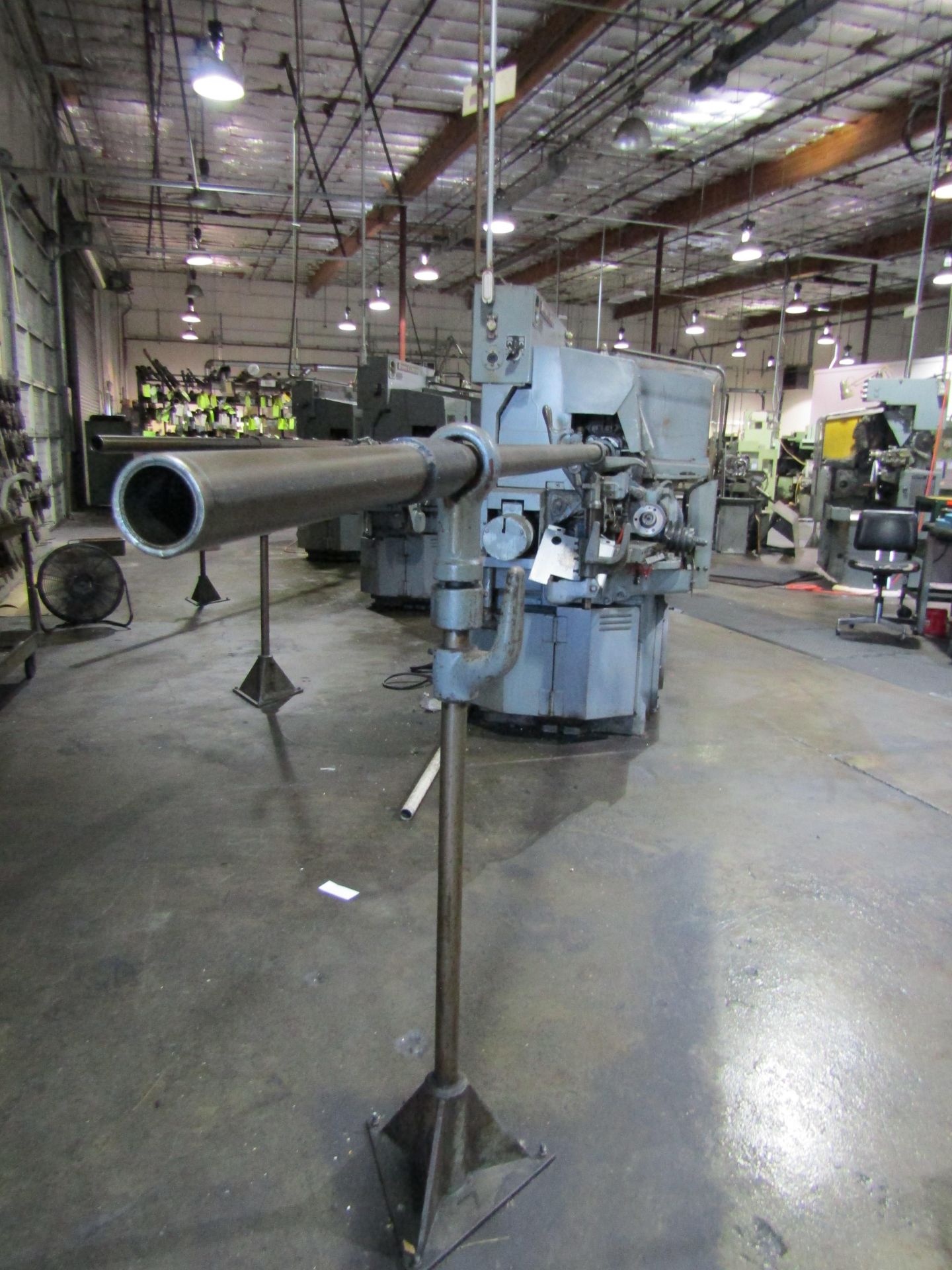 BROWNE & SHARPE AUTOMATIC LATHE SCREW MACHINE, SERIAL 545-2-6867 1 1/4. LOT TO INCLUDE: ASSOCIATED - Image 6 of 8