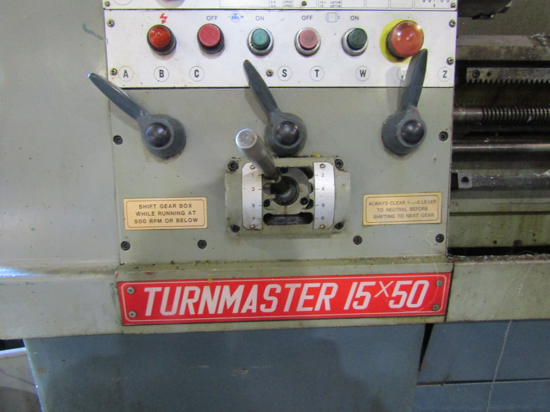 AMERICAN MACHINE TOOL MANUAL LATHE, MODEL TURNMASTER 15" X 50". LOT TO INCLUDE TOOLING IN/ON - Image 2 of 8