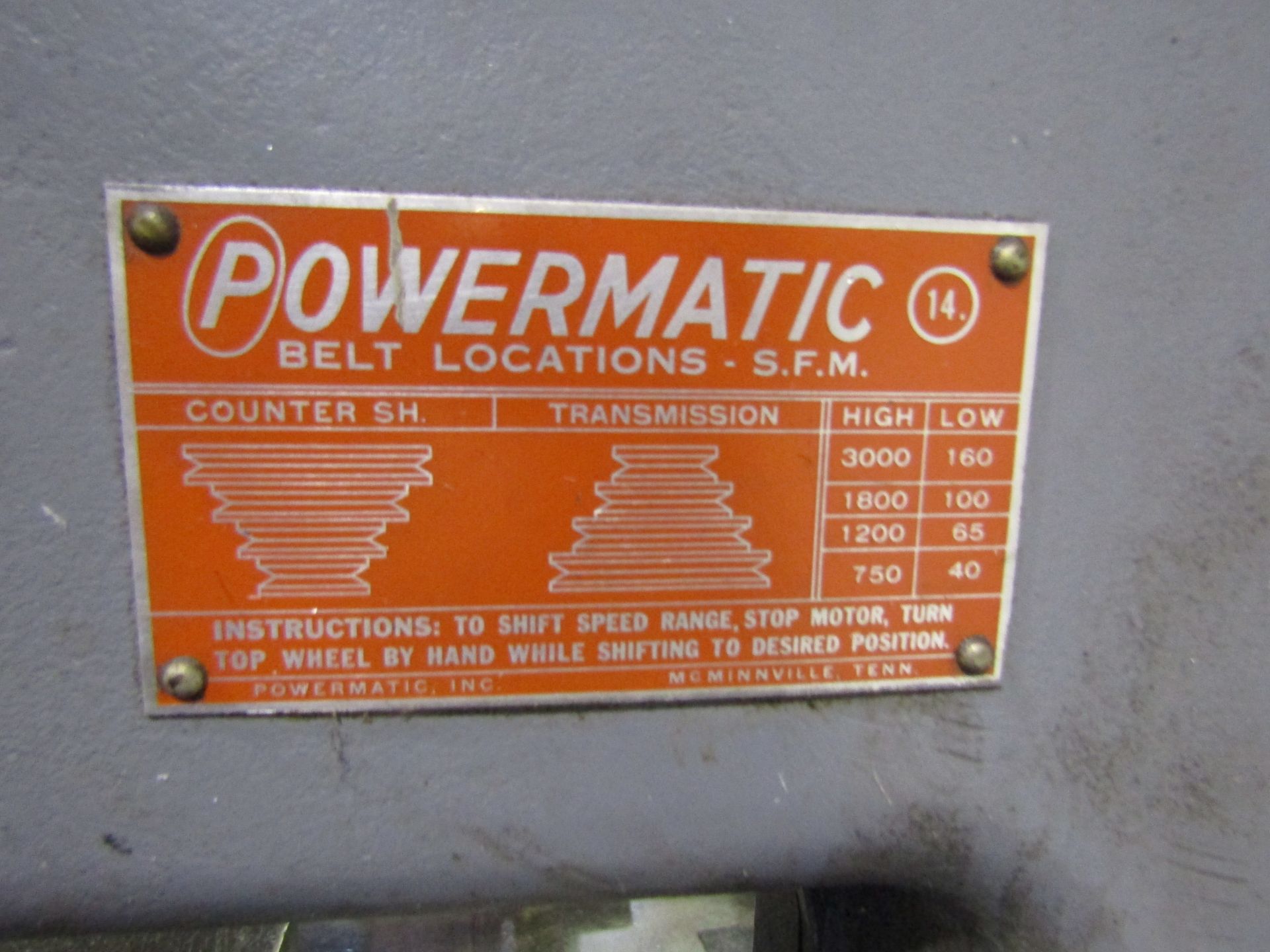 POWERMATIC VERTICAL BANDSAW, MODEL 143, SERIAL 66-2729-3. LOT INCLUDES SPARE BANDSAW BLADES. - Image 2 of 5