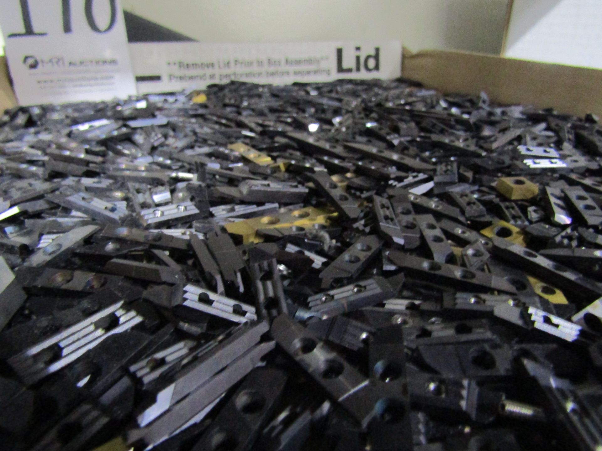 LARGE QUANTITY OF LIGHTLY USED AND USED CARBIDE INSERTS - Image 4 of 5