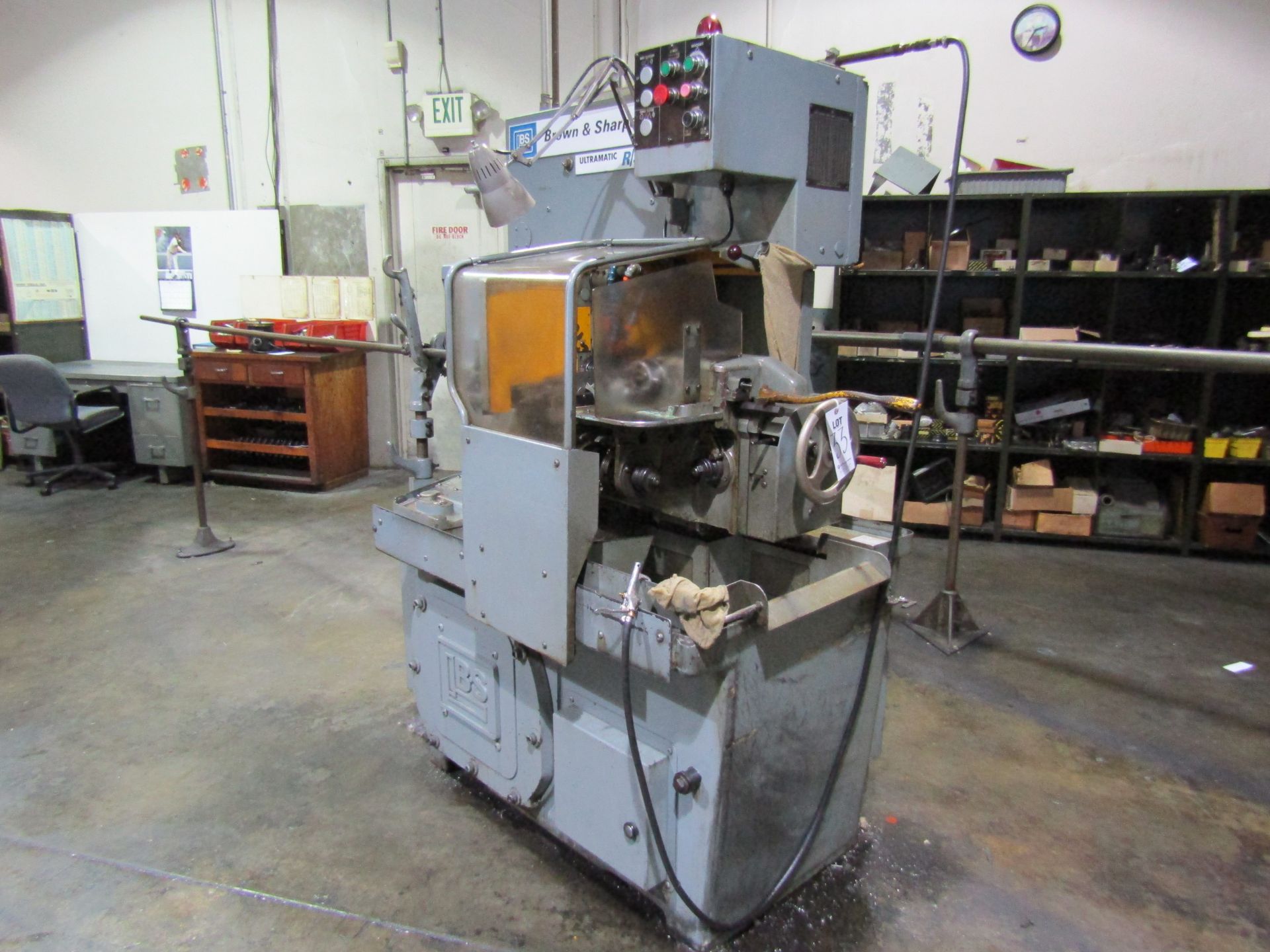 BROWNE & SHARPE AUTOMATIC LATHE SCREW MACHINE, MODEL ULTRAMATIC R/S, SERIAL 542-00-9798. LOT TO