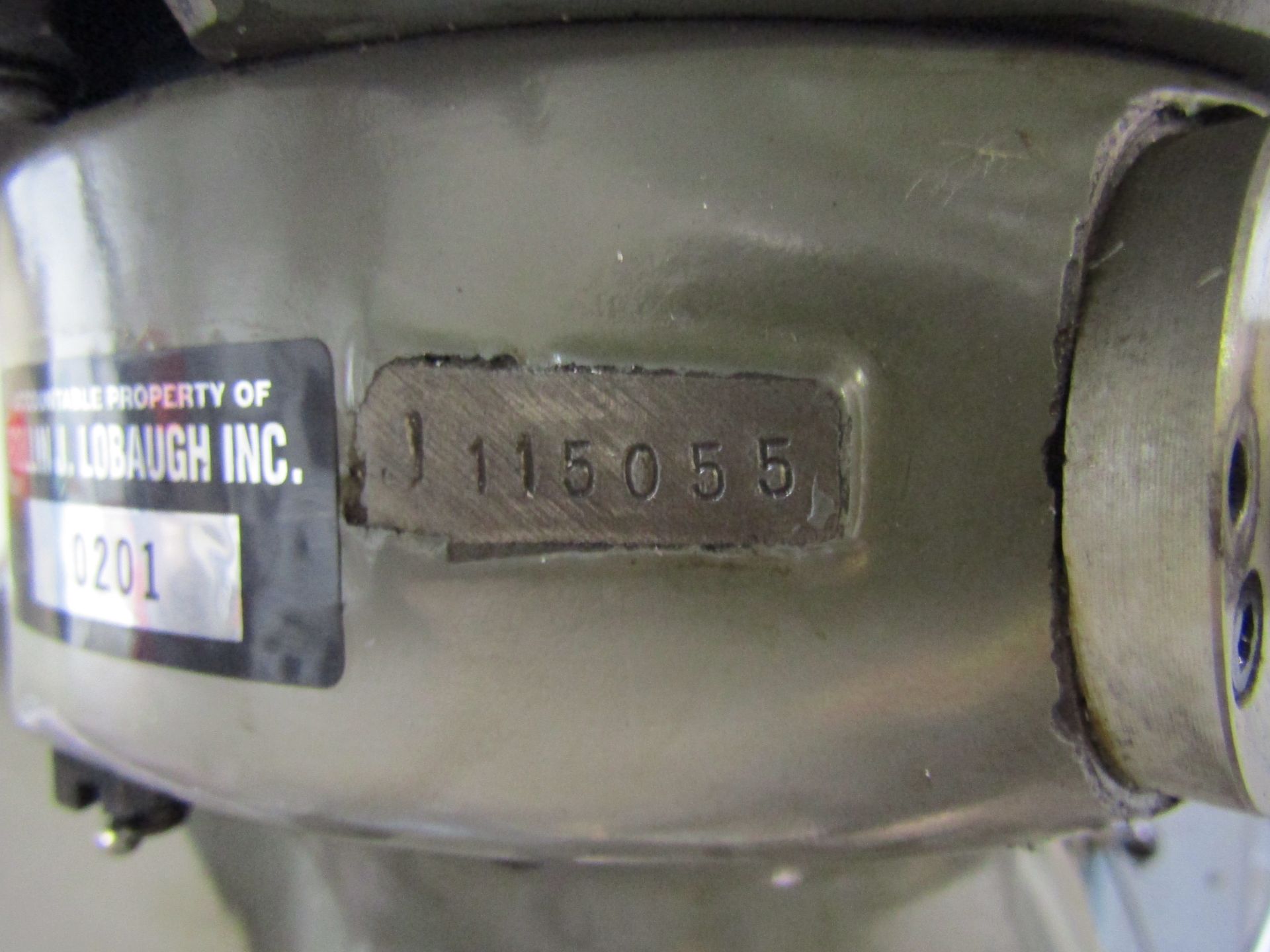 BRIDGEPORT VERTICAL MILLING MACHINE, SERIAL J-115055, WITH CHUCK - Image 6 of 6