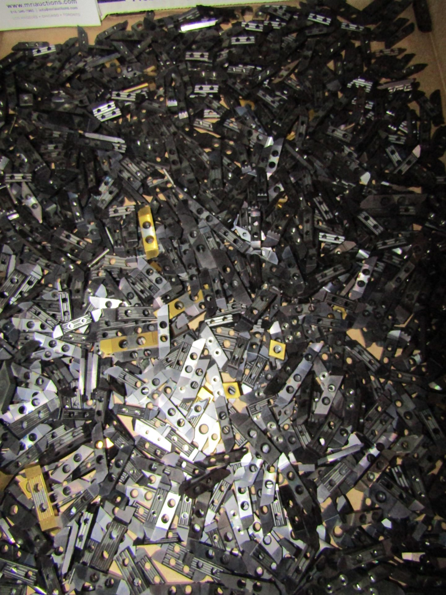 LARGE QUANTITY OF LIGHTLY USED AND USED CARBIDE INSERTS - Image 3 of 5