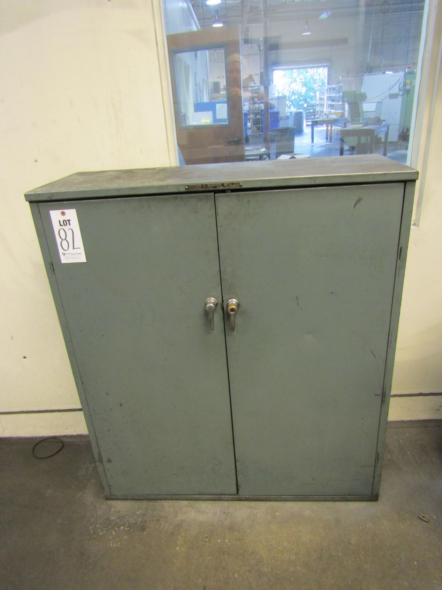 BROWNE & SHARPE STEEL CABINET TO INCLUDE: SHARPENING FIXTURE, DRESSINGS, MISC. TOOLING