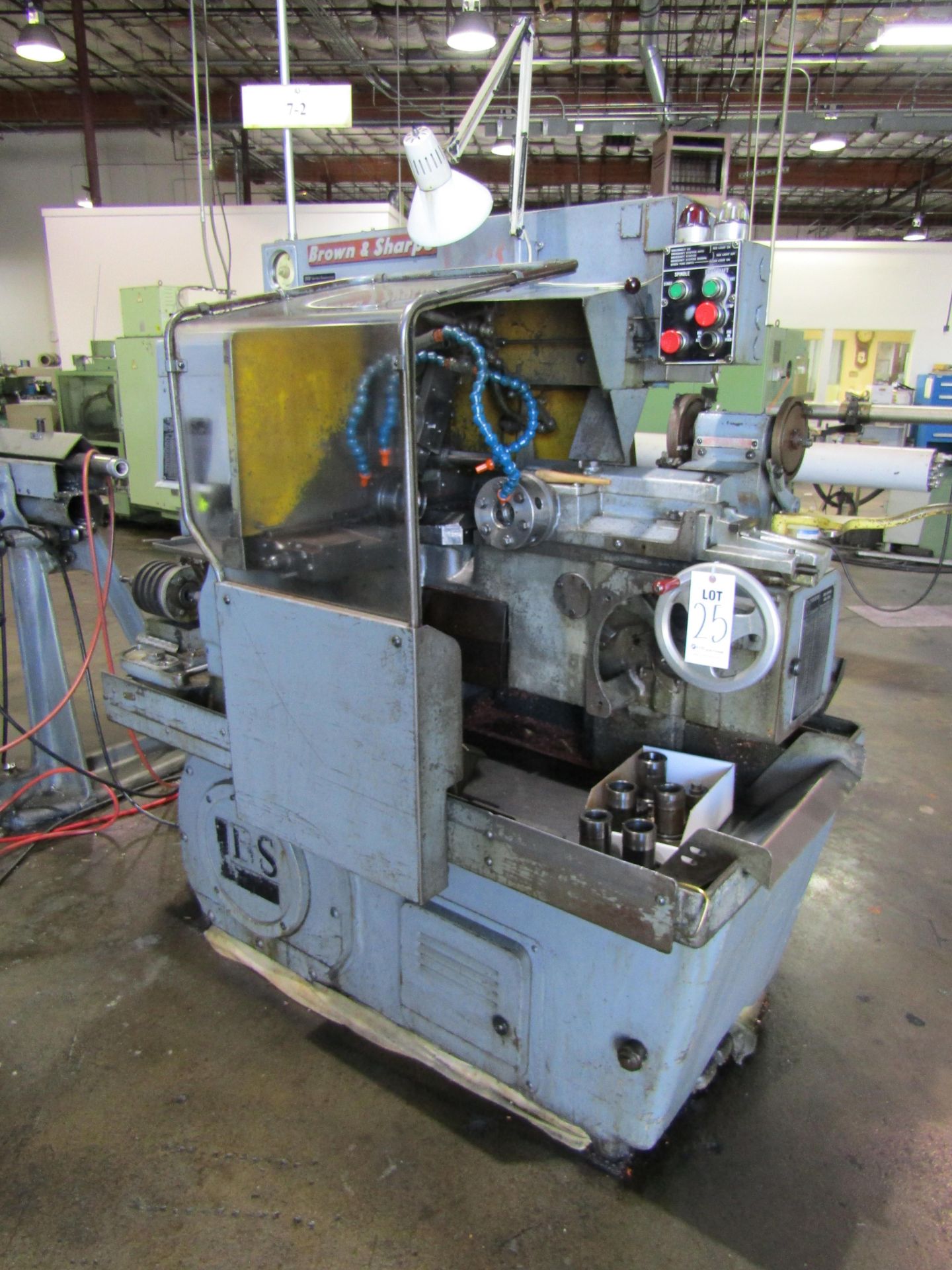 BROWNE & SHARPE AUTOMATIC LATHE SCREW MACHINE, SERIAL 542-2-6927-1 5/8. LOT TO INCLUDE: ASSOCIATED