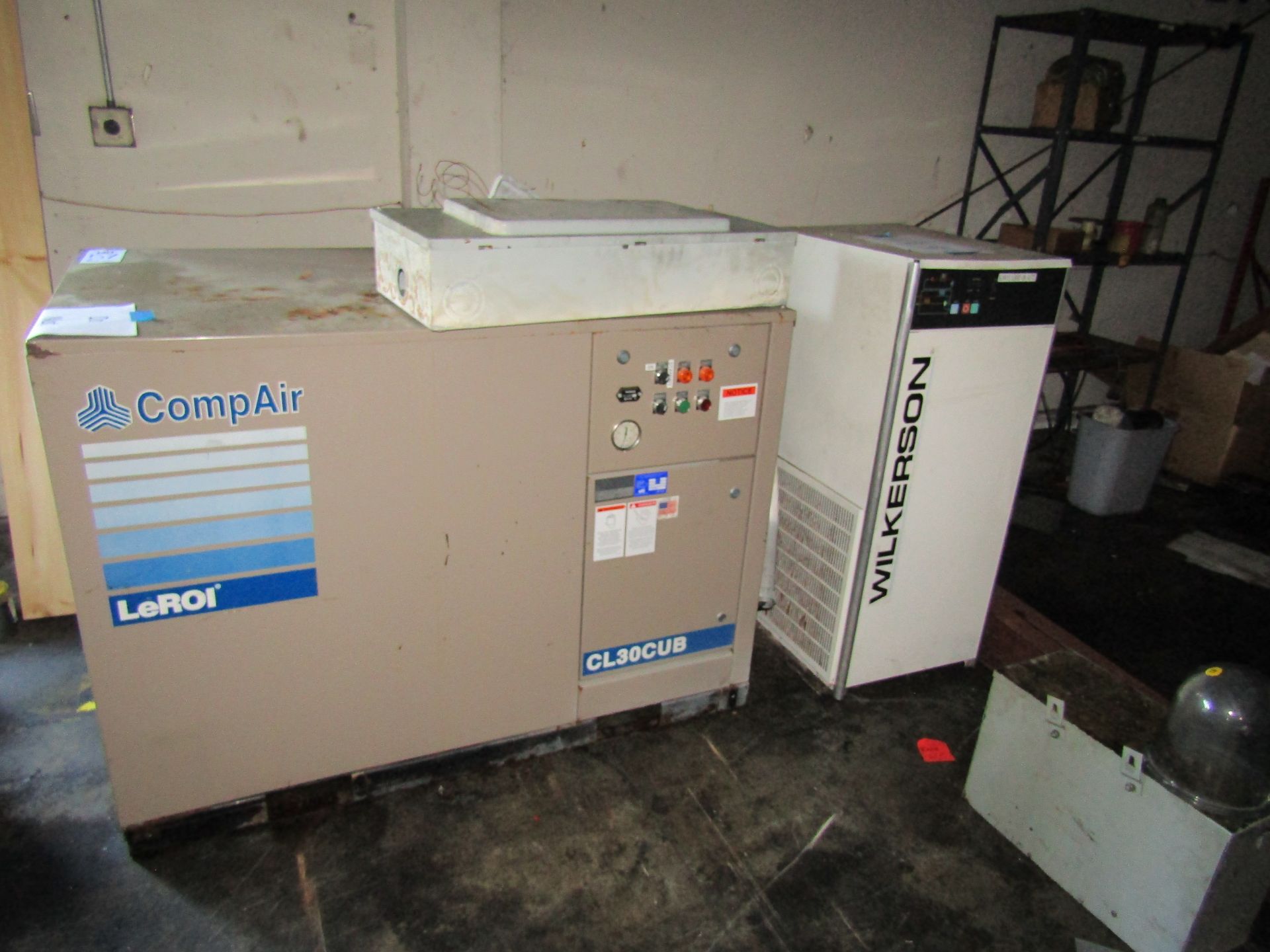 LEROI COMPARE AIR COMPRESSOR, CL30CUB. LOT TO INCLUDE, ELECTRICAL BOX, WILKERSON COMPRESSOR CONTROL,