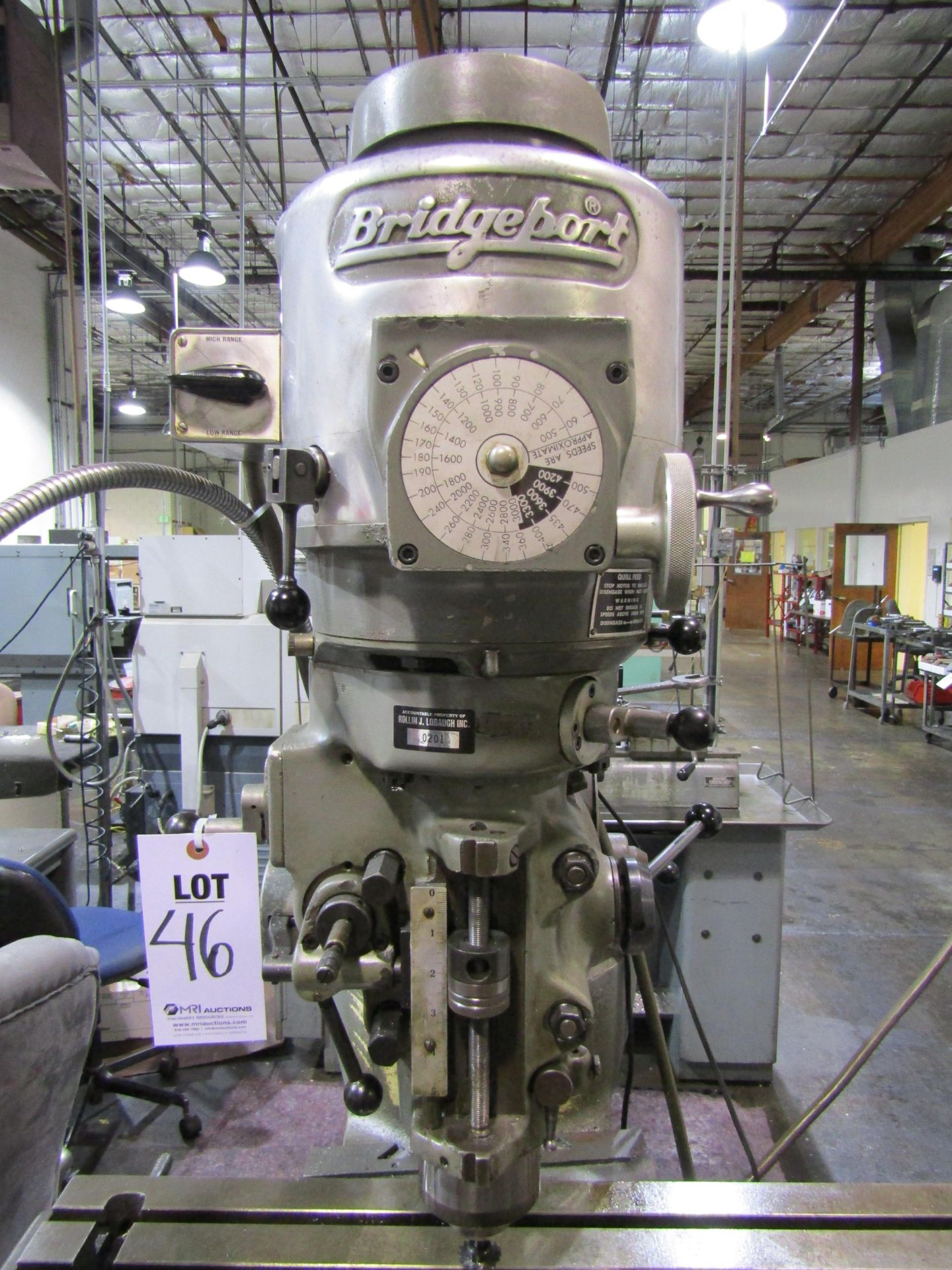 BRIDGEPORT VERTICAL MILLING MACHINE, SERIAL J-115055, WITH CHUCK - Image 4 of 6