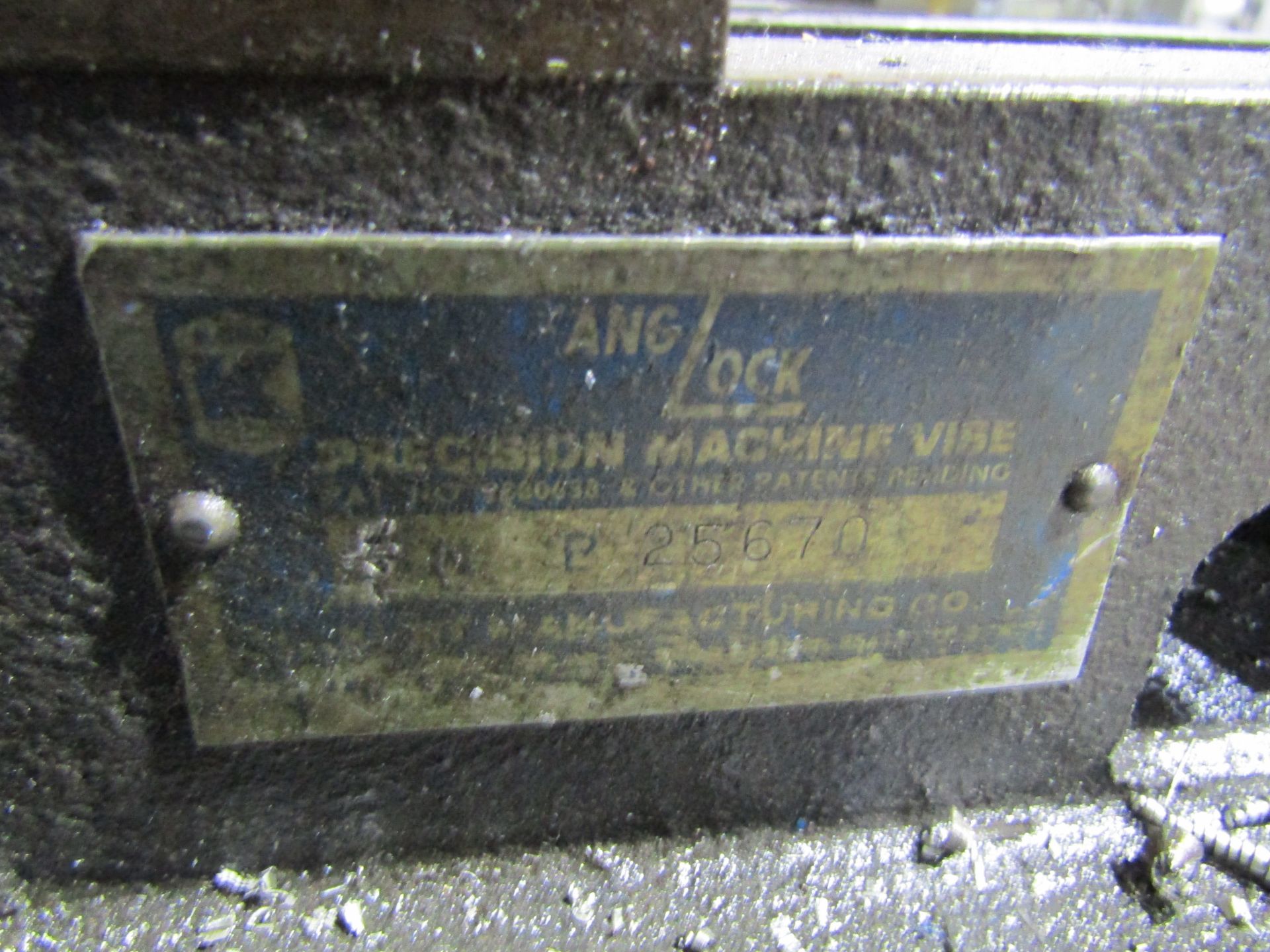 KURT ANGLOCK PRECISION MACHINE VISE WITH CRANK, SERIAL 25670 - Image 3 of 3