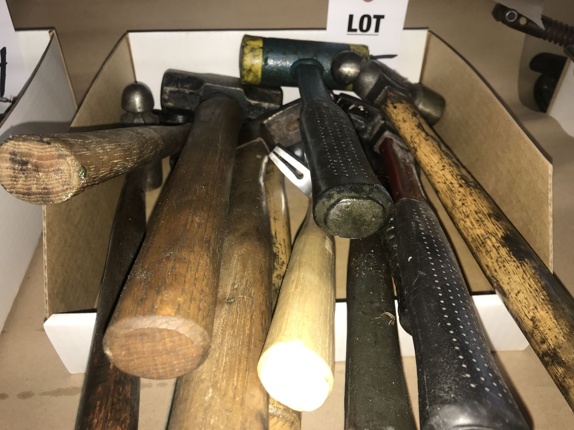 LOT OF VARIOUS HAMMERS