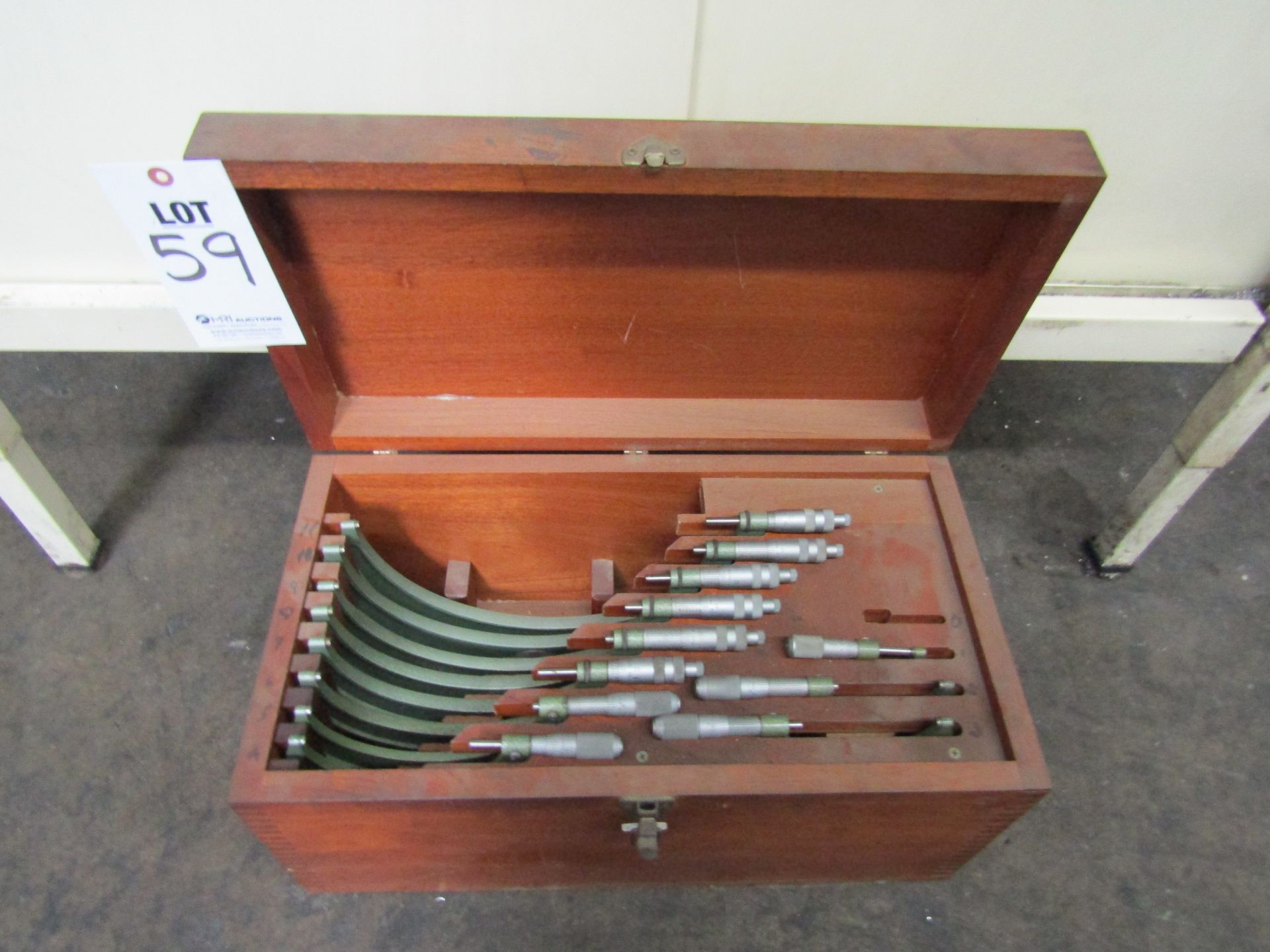 MITUTOYO MICROMETER SET