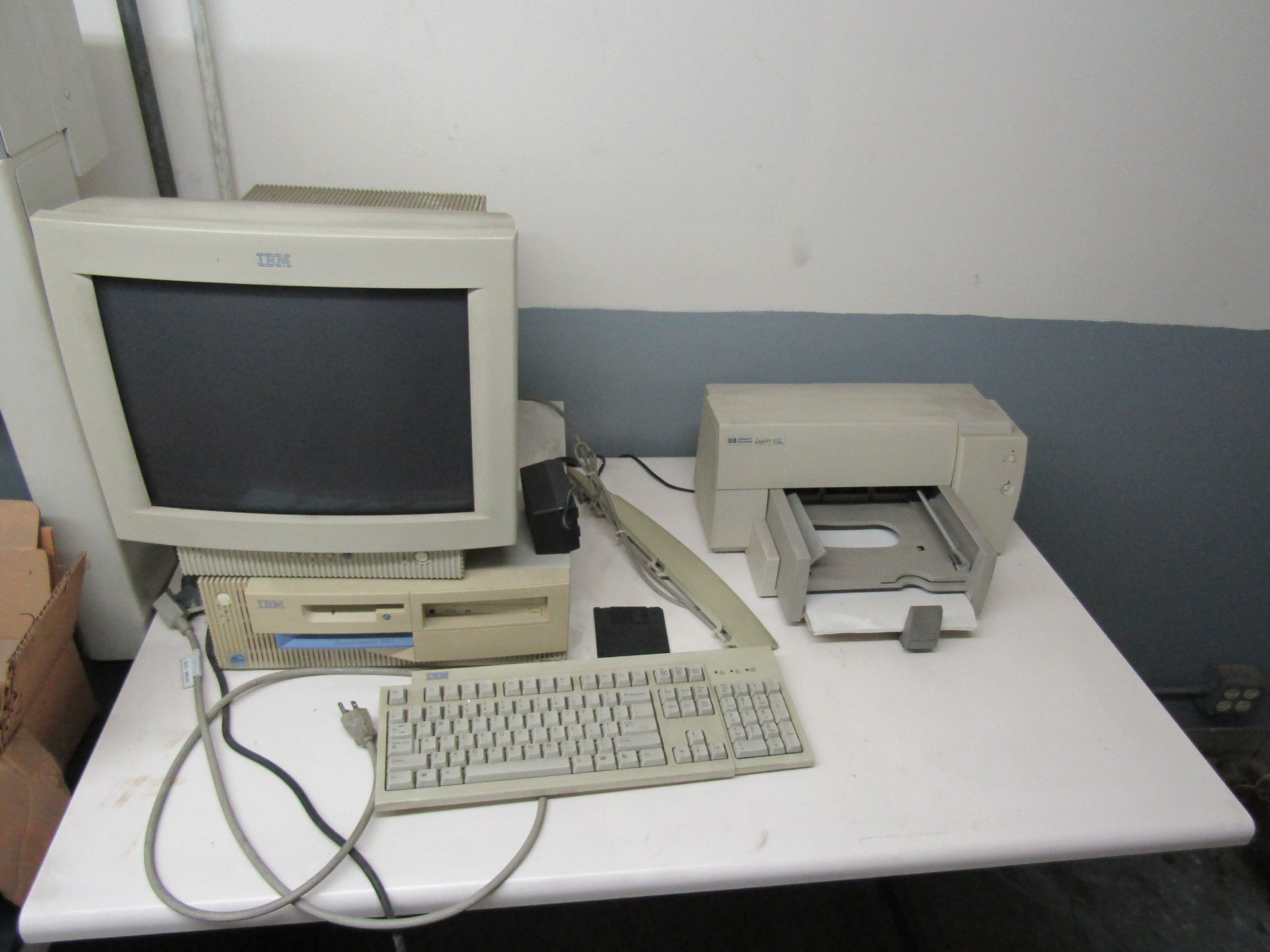 MITUTOYO BRIGHT-M CMM, RENISHAW PROBE, IBM COMPUTER WITH ALL DISCS AND MANUALS - Image 3 of 8