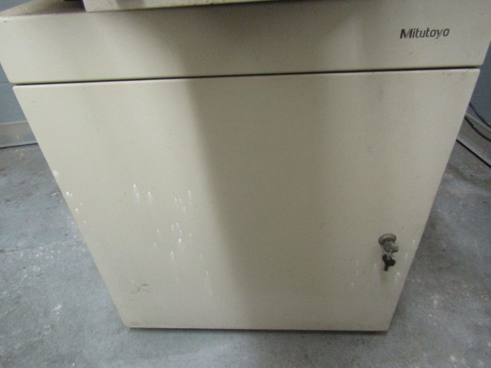 MITUTOYO PH-3500 OPTICAL COMPARATOR, MICROPAK-2LA DIGITAL READOUT, TO INCLUDE: ALL MANUALS, - Image 7 of 7