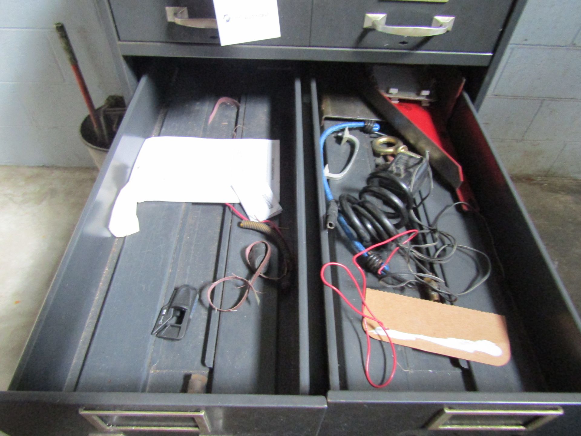 (1) STEEL PARTS CABINET, WITH CONTENTS, 16 DRAWER, DIMENSIONS 29" X 23" X 52"H - Image 4 of 8