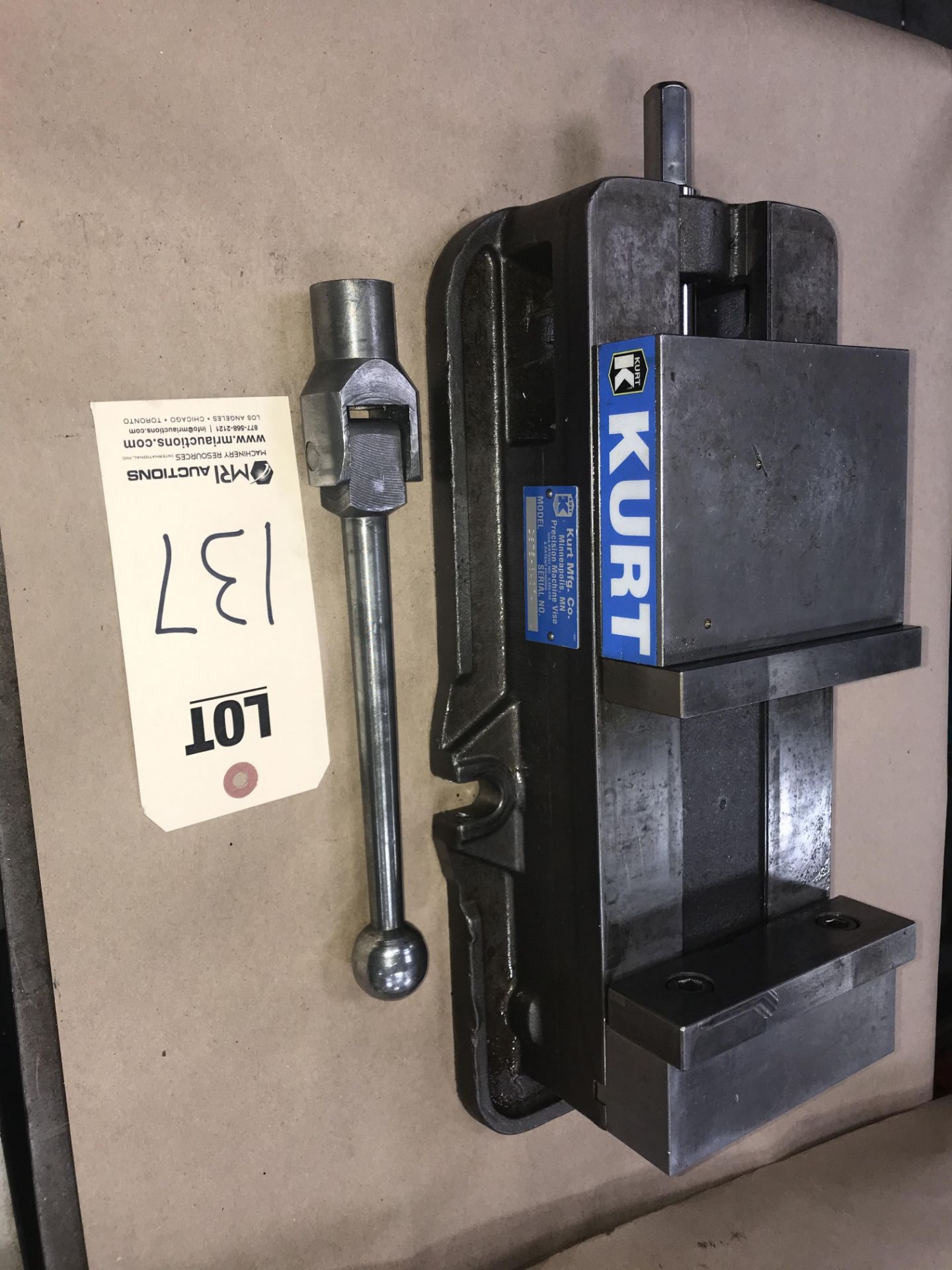 KURT 6" VISE