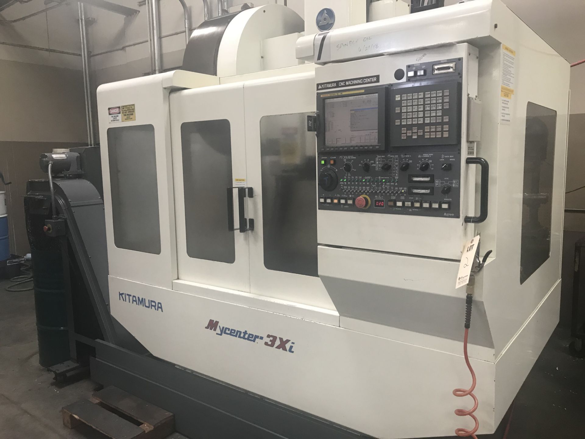 2000 KITAMURA MYCENTER-3xi, 15K SPINDLE, CAT 40, 30 TOOL SMTC, FANUC SERIES 16i-M CONTROL, WITH CHIP - Image 2 of 11