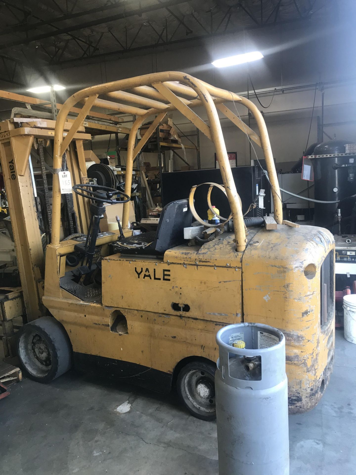 YALE FORK LIFT, MODEL: L83C-080SBT-083, 8K LBS CAPACITY WITH SIDE SHIFT, S/N: P186087